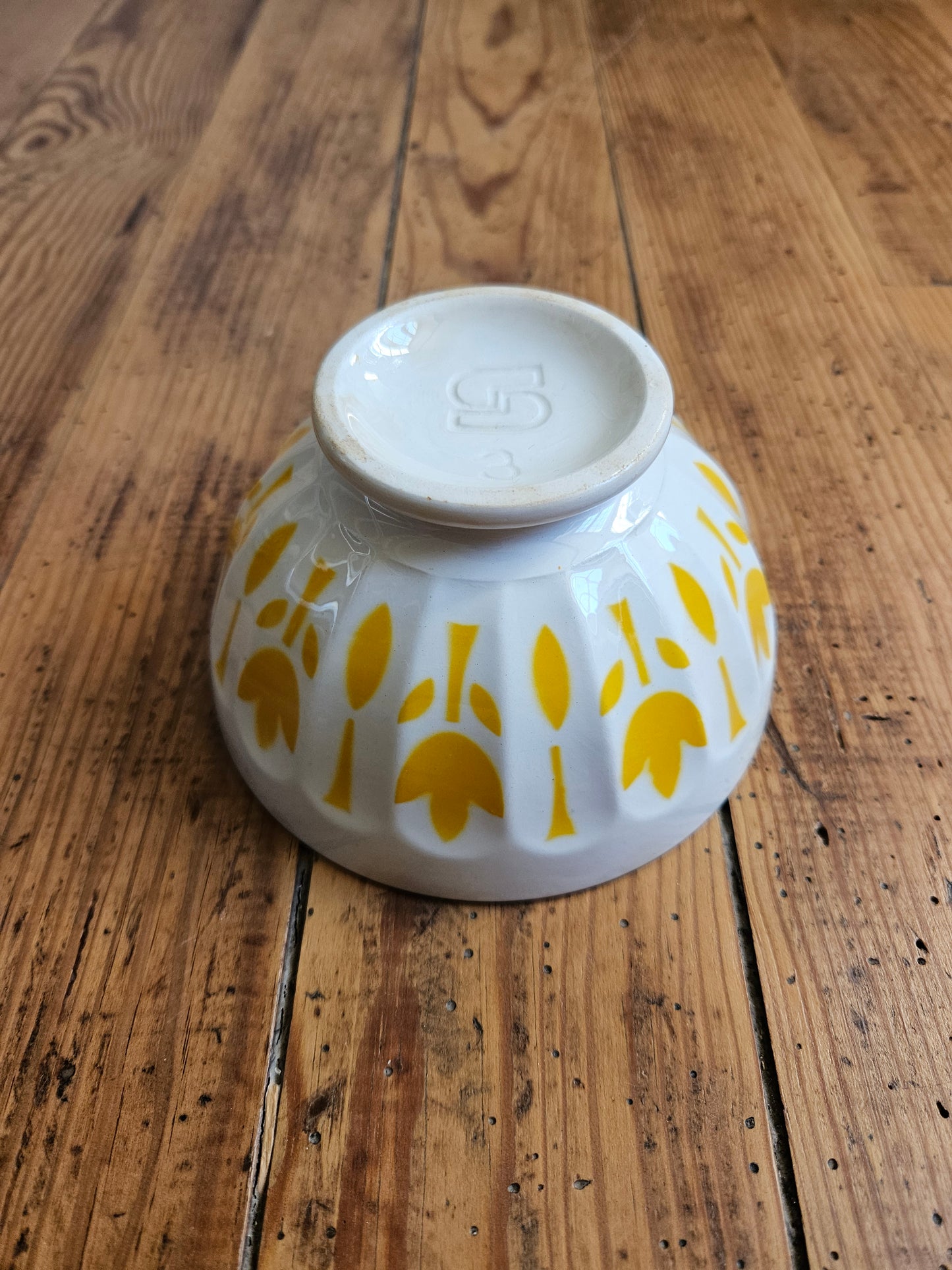 Bol à facettes Sarreguemines, décor jaune