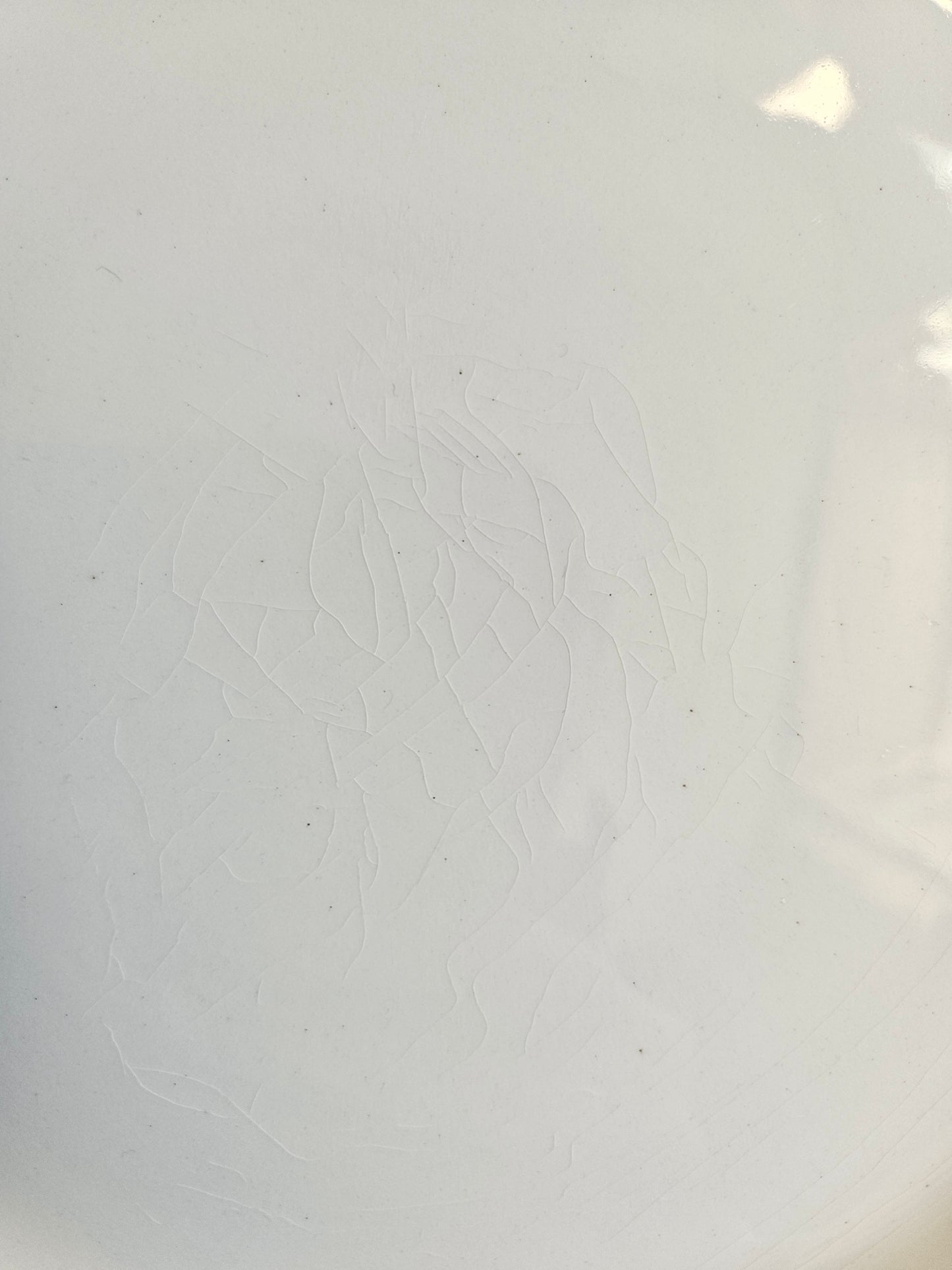 Assiettes plates dépareillées, fleurs/jaune