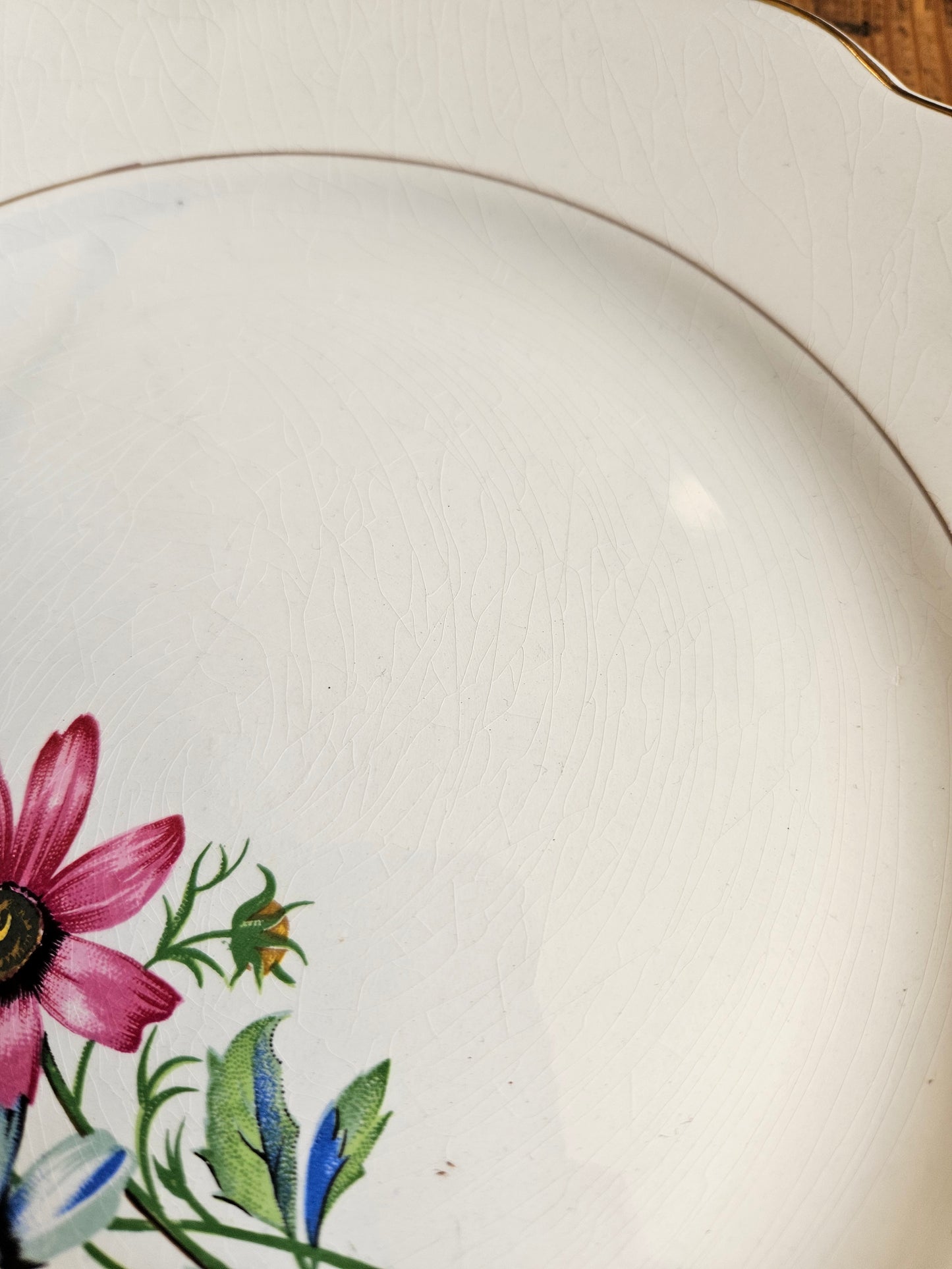 Assiettes plates dépareillées, vert pomme / jaune / fleurs