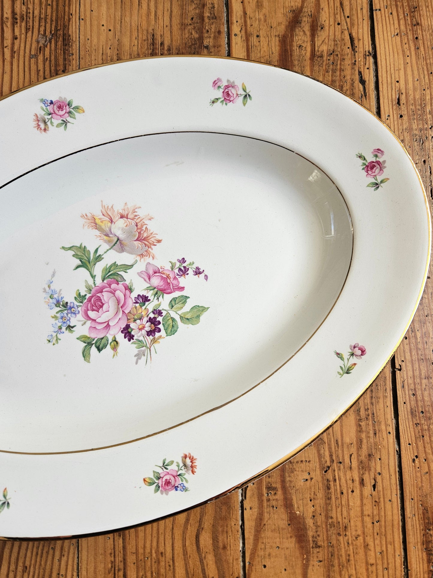 Plat ovale fleuri L’Amandinoise
