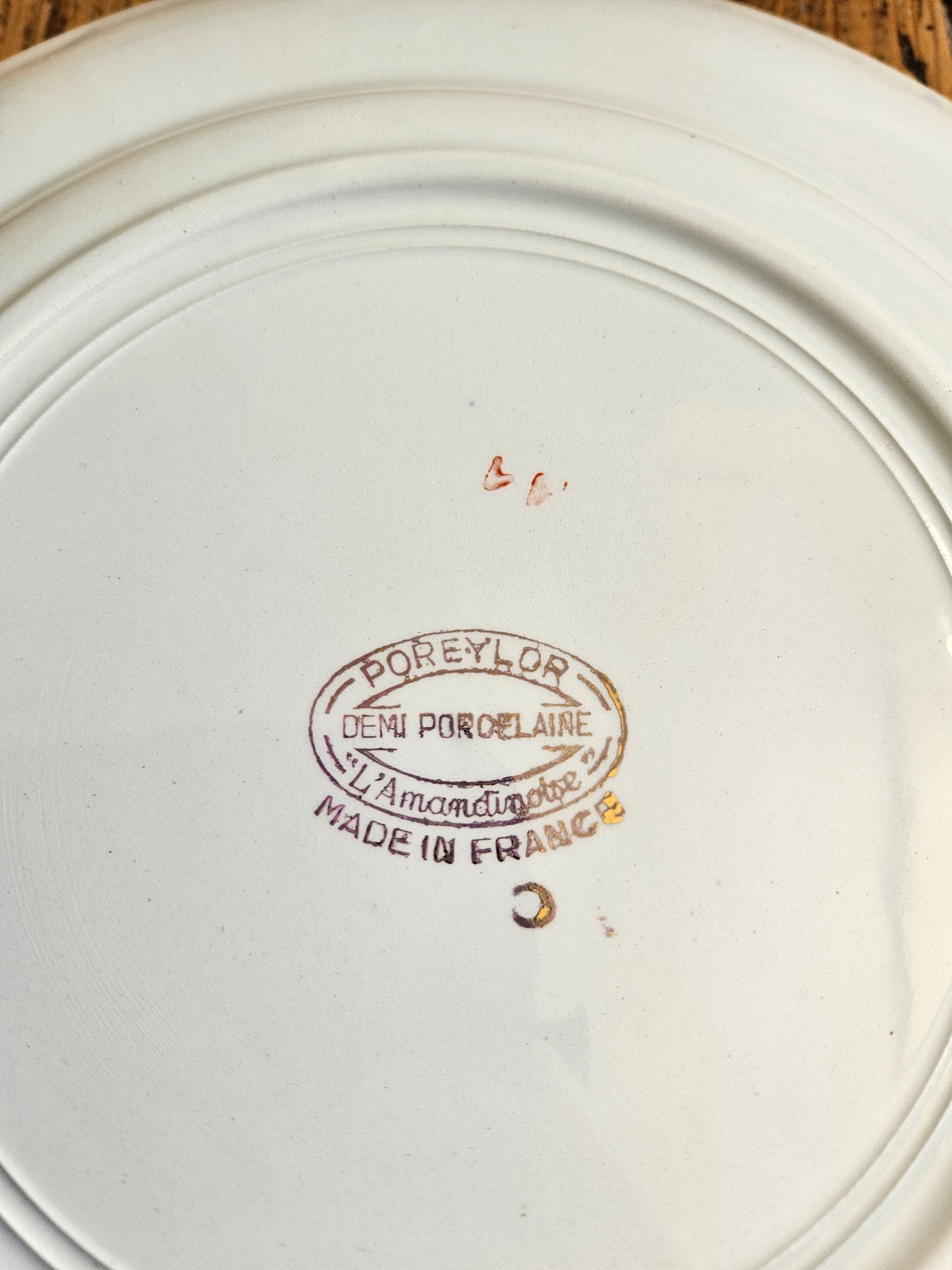 Plat rond fleuri L’Amandinoise