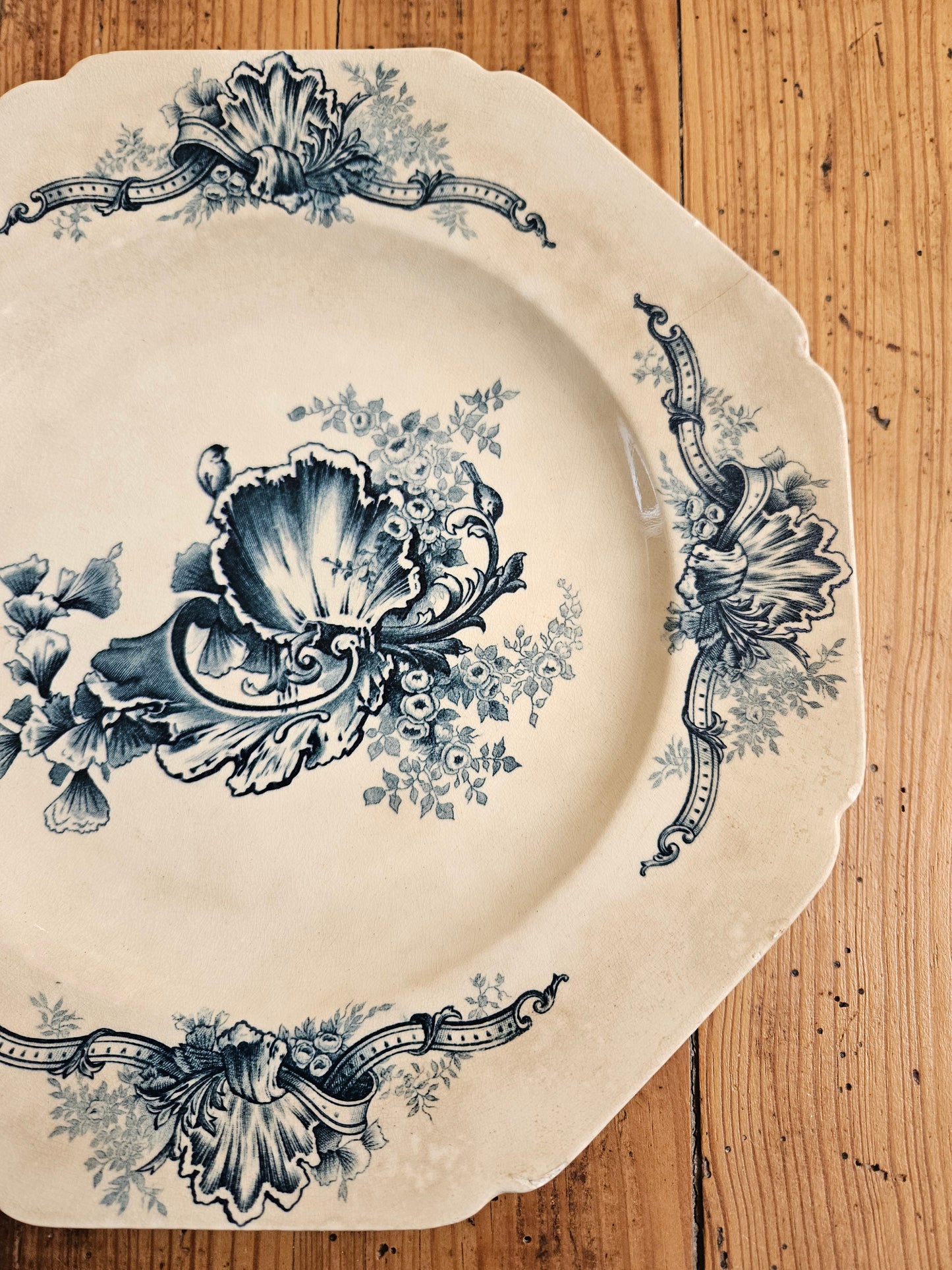Assiette octogonale ancienne HB & C
