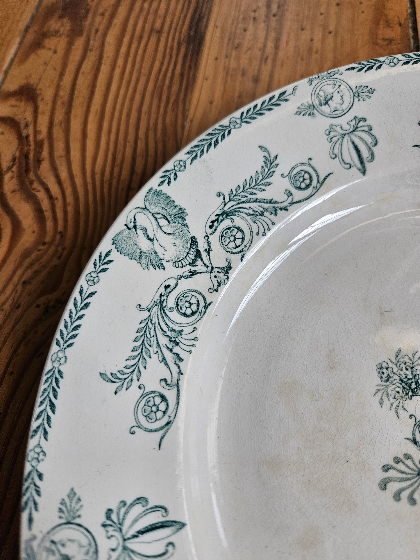 Duo d’assiettes plates dépareillées vertes