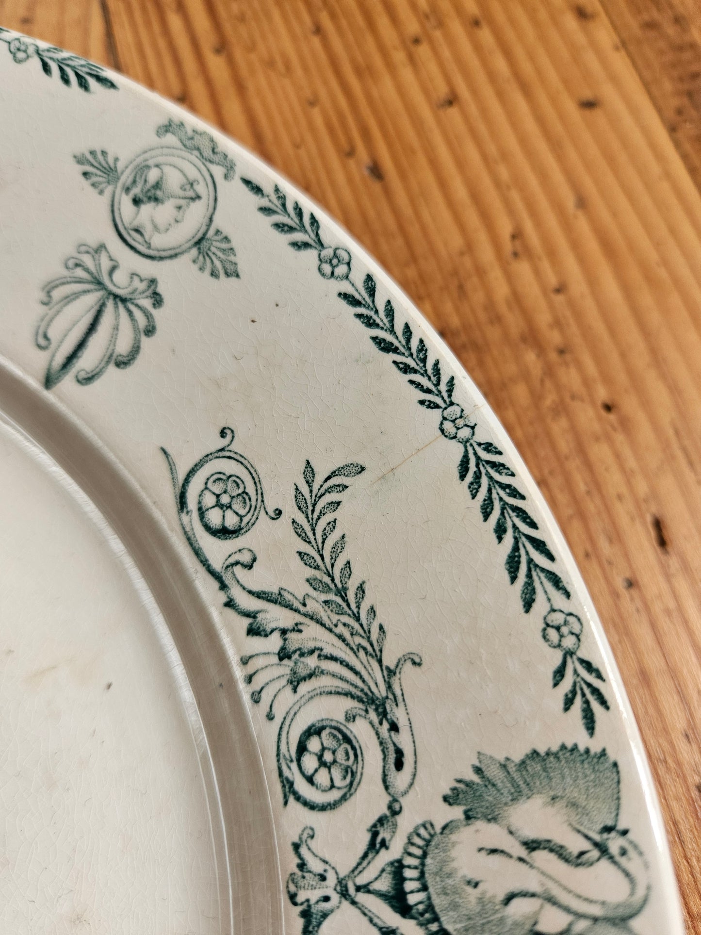 Duo d’assiettes plates dépareillées vertes