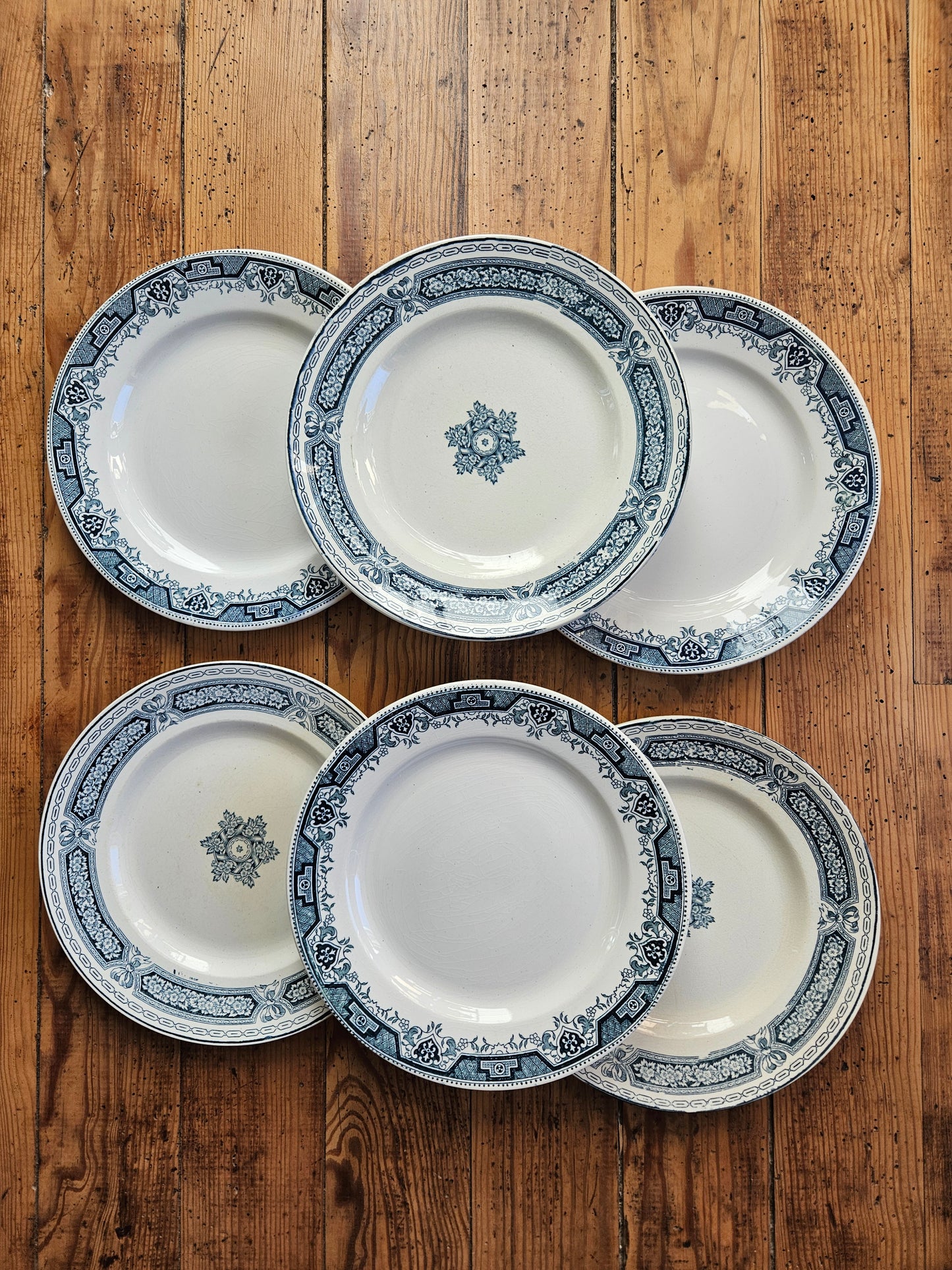 Assiettes plates dépareillées, Maroc & Anglais
