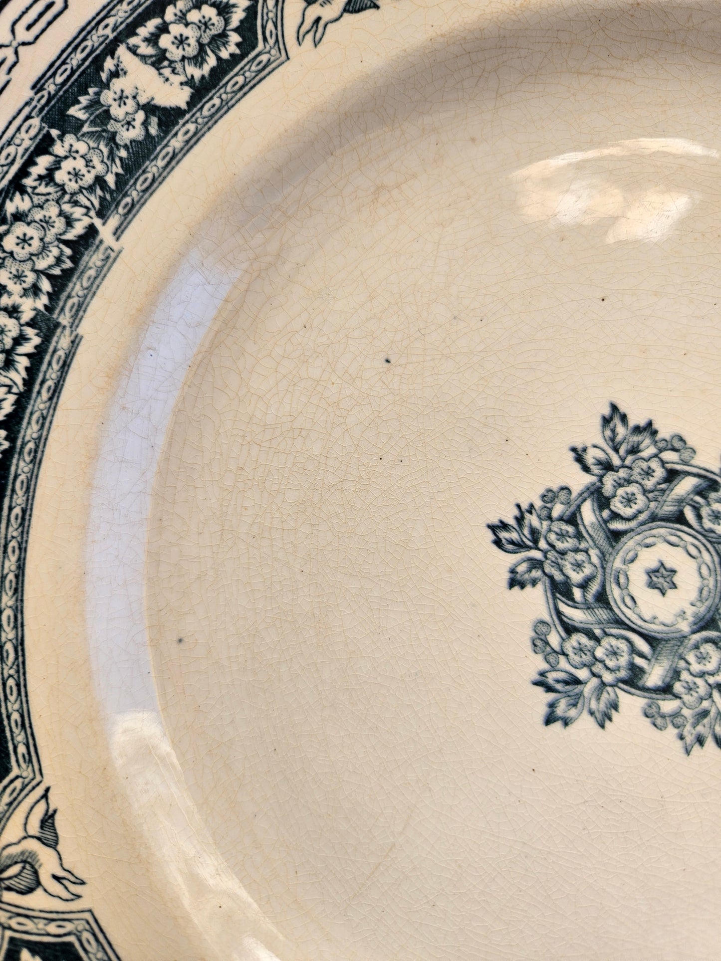 Assiettes plates dépareillées, Maroc & Anglais