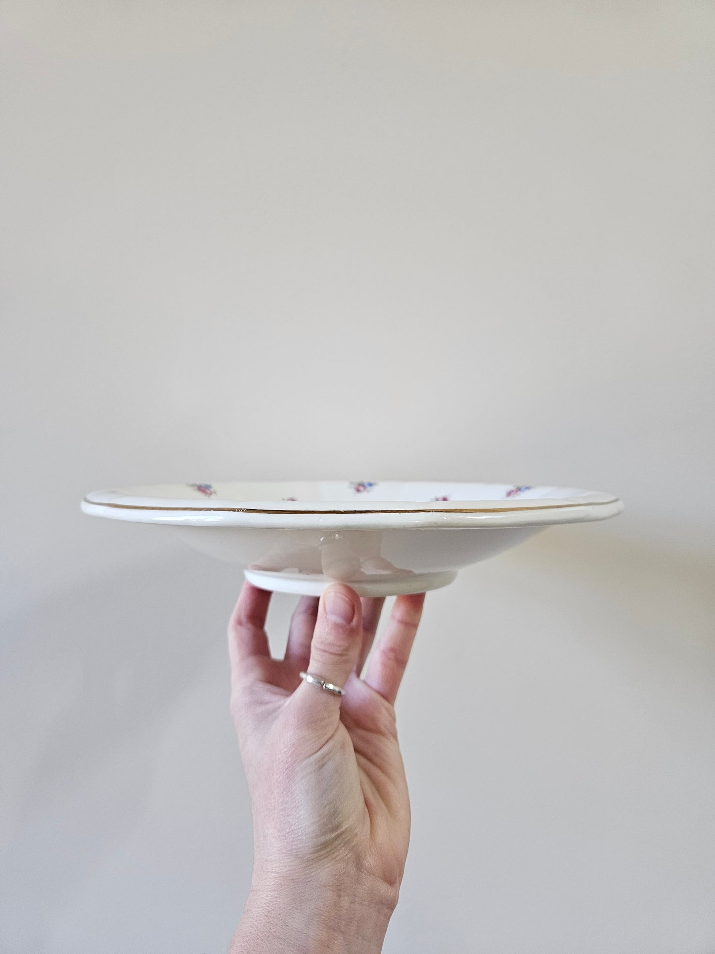 Plat rond Digoin à petites fleurs