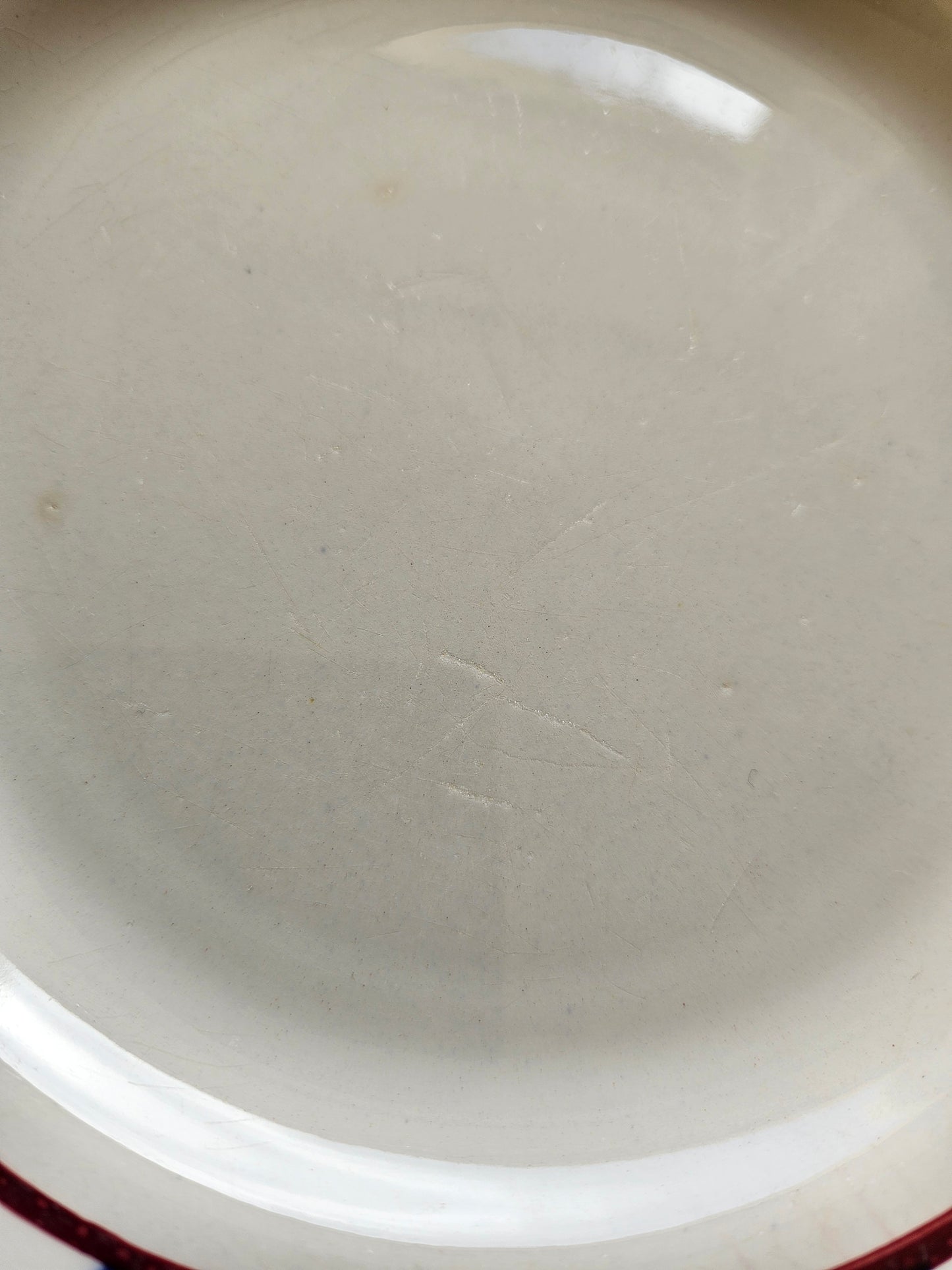 Assiettes plates Digoin, décor basque
