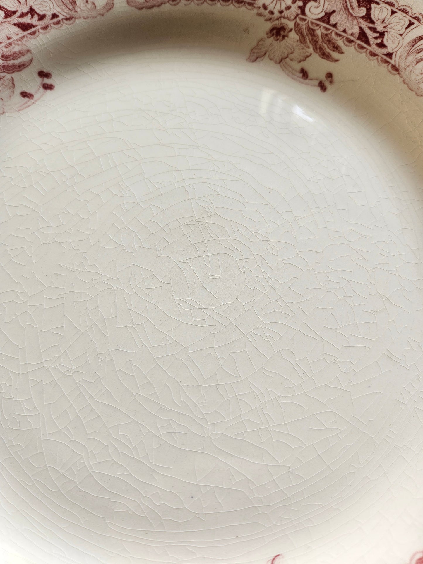 Assiette sur pied Creil et Montereau, Ceylan