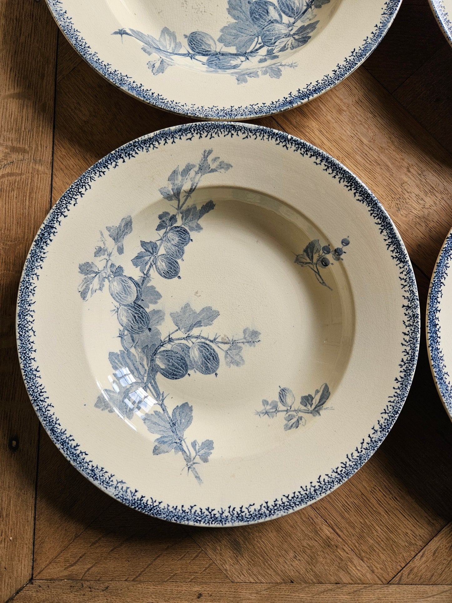 Assiettes creuses U&C Sarreguemines, Groseilles