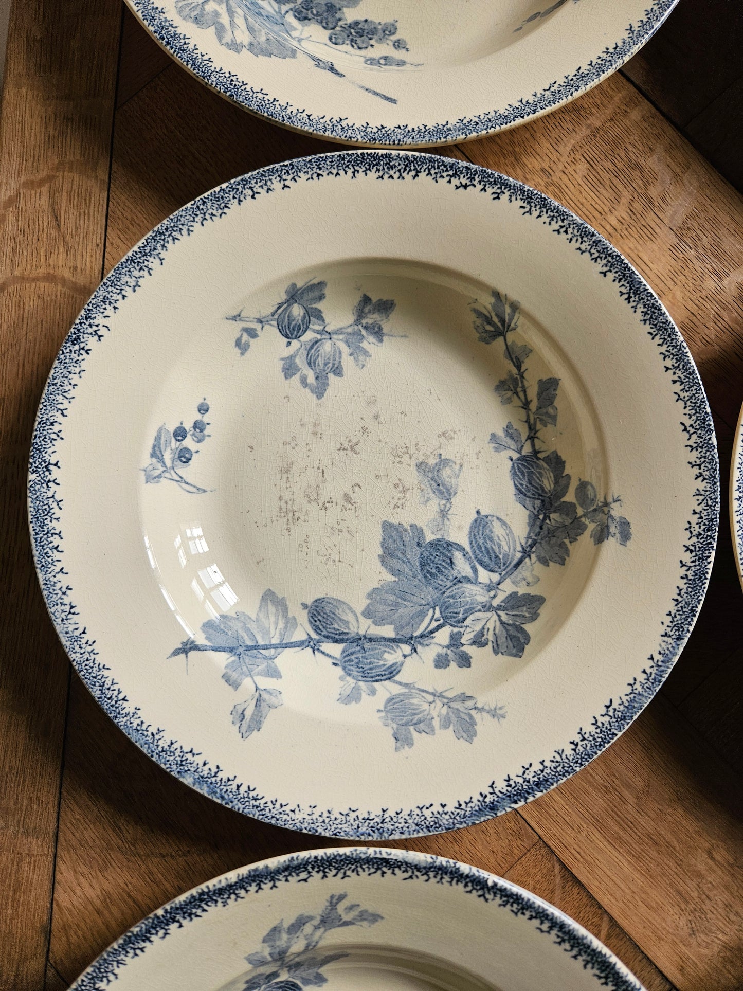 Assiettes creuses U&C Sarreguemines, Groseilles