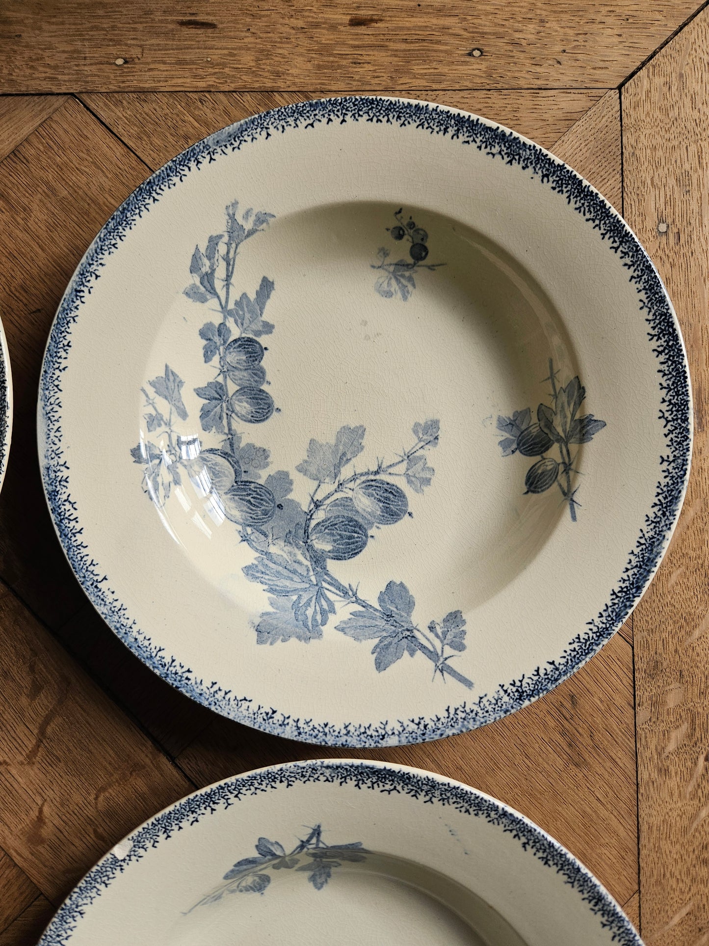 Assiettes creuses U&C Sarreguemines, Groseilles