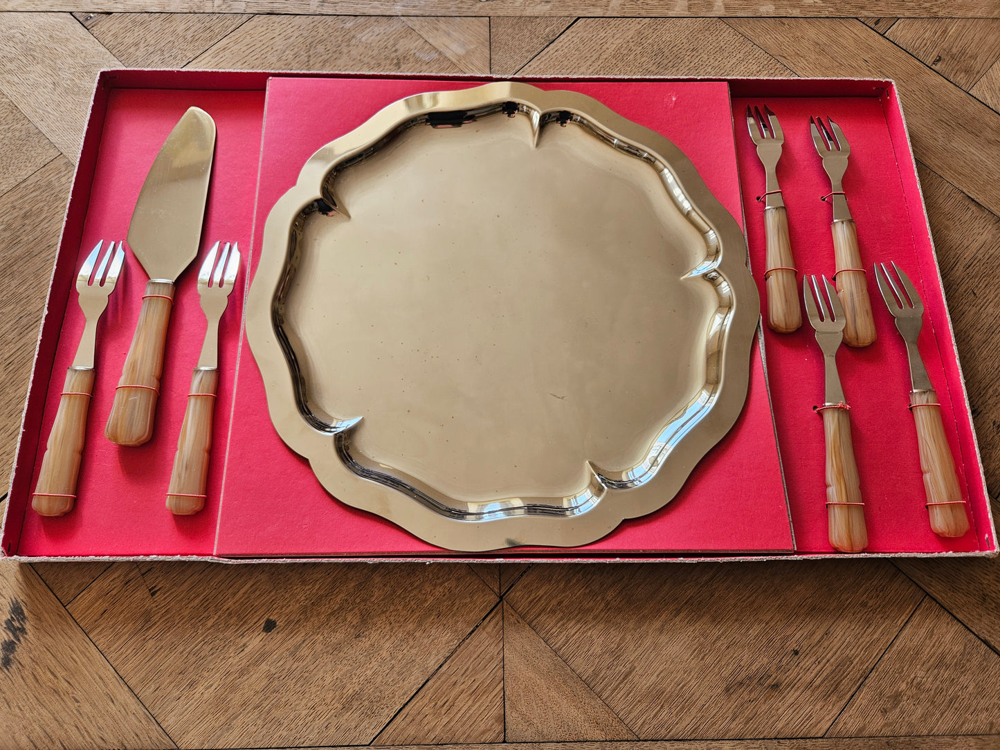 Coffret à dessert, plat & couverts