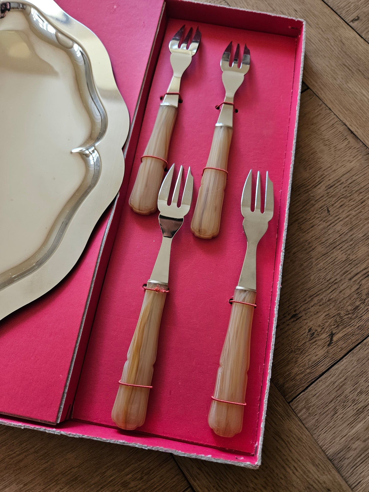 Coffret à dessert, plat & couverts