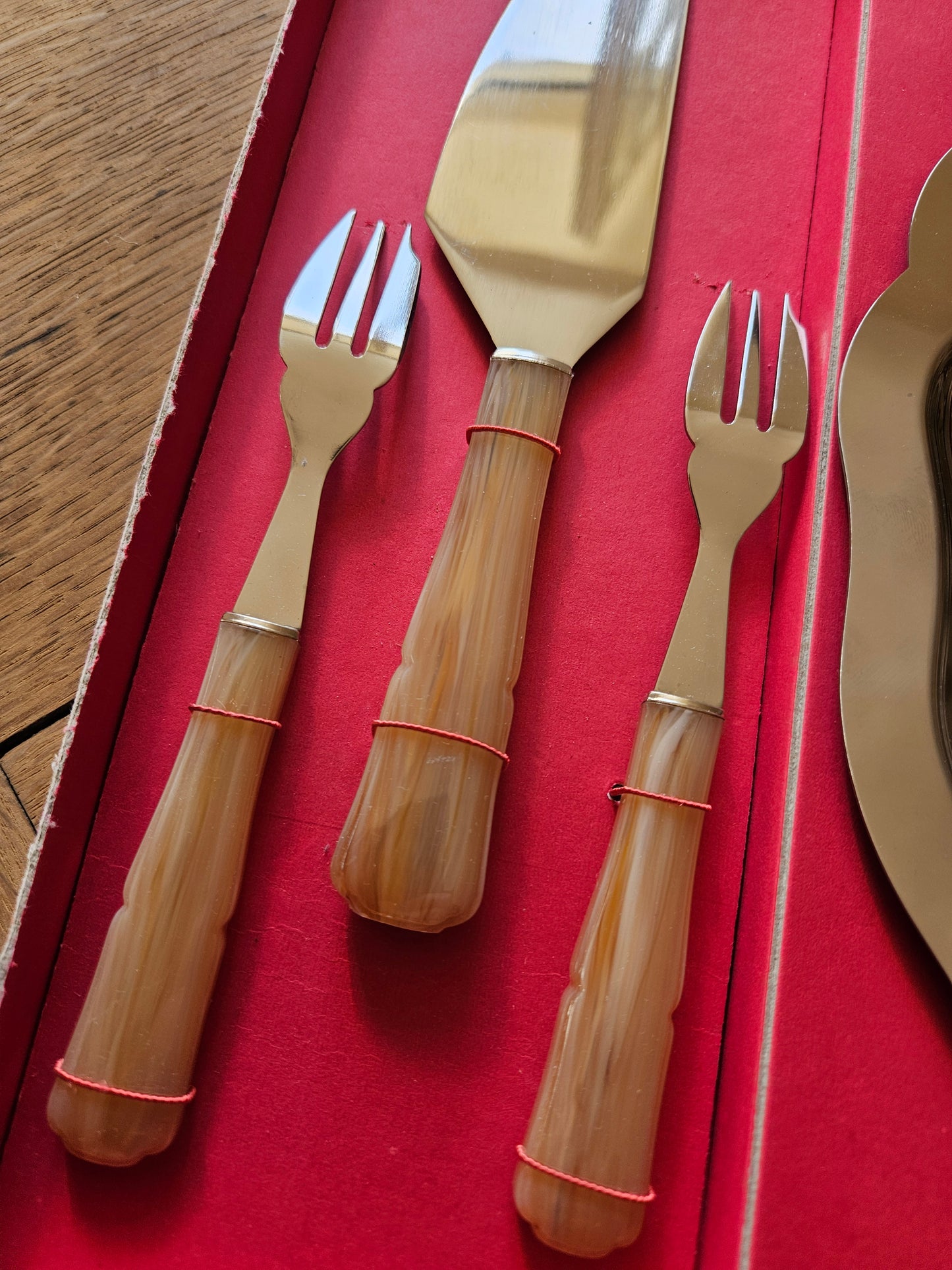 Coffret à dessert, plat & couverts