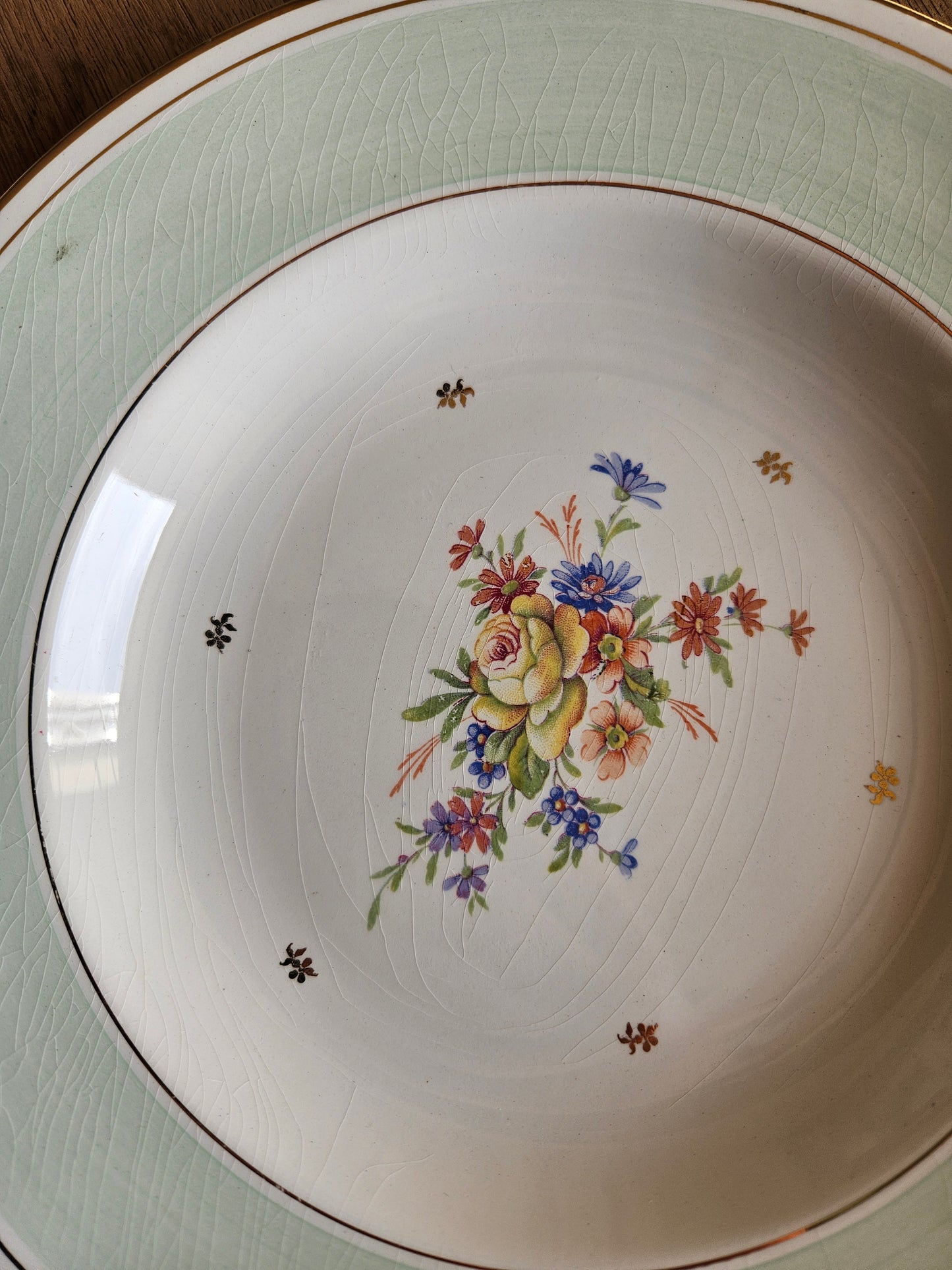 Assiettes creuses dépareillées L’Amandinoise, vert mint & fleurs