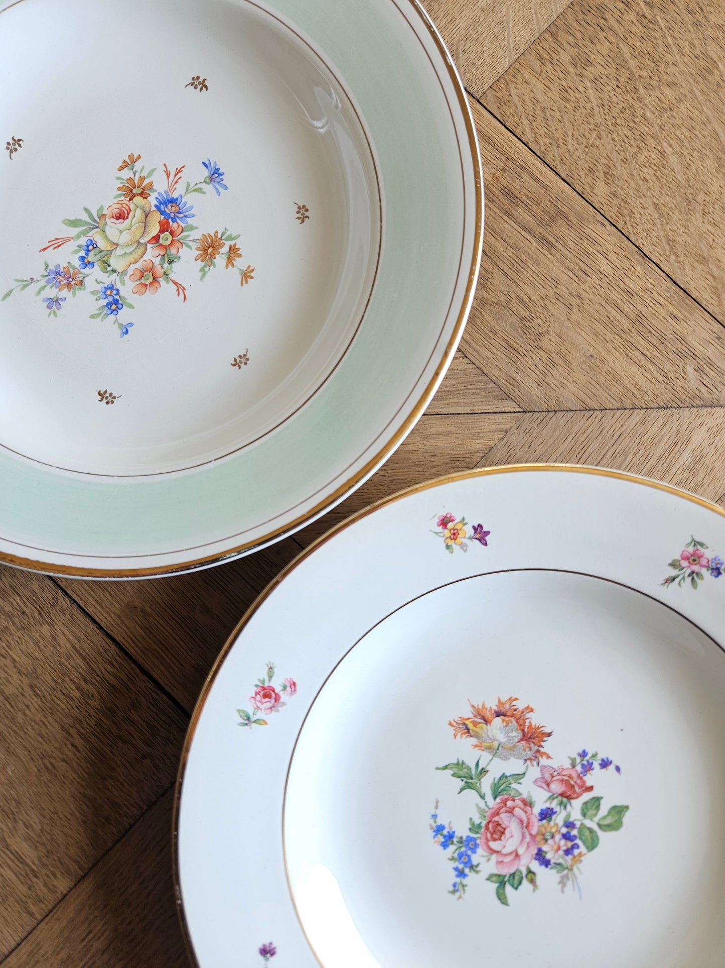 Assiettes creuses dépareillées L’Amandinoise, vert mint & fleurs