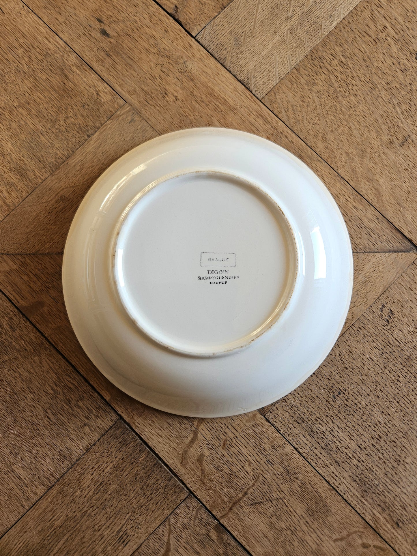Assiette calotte Digoin, Basque
