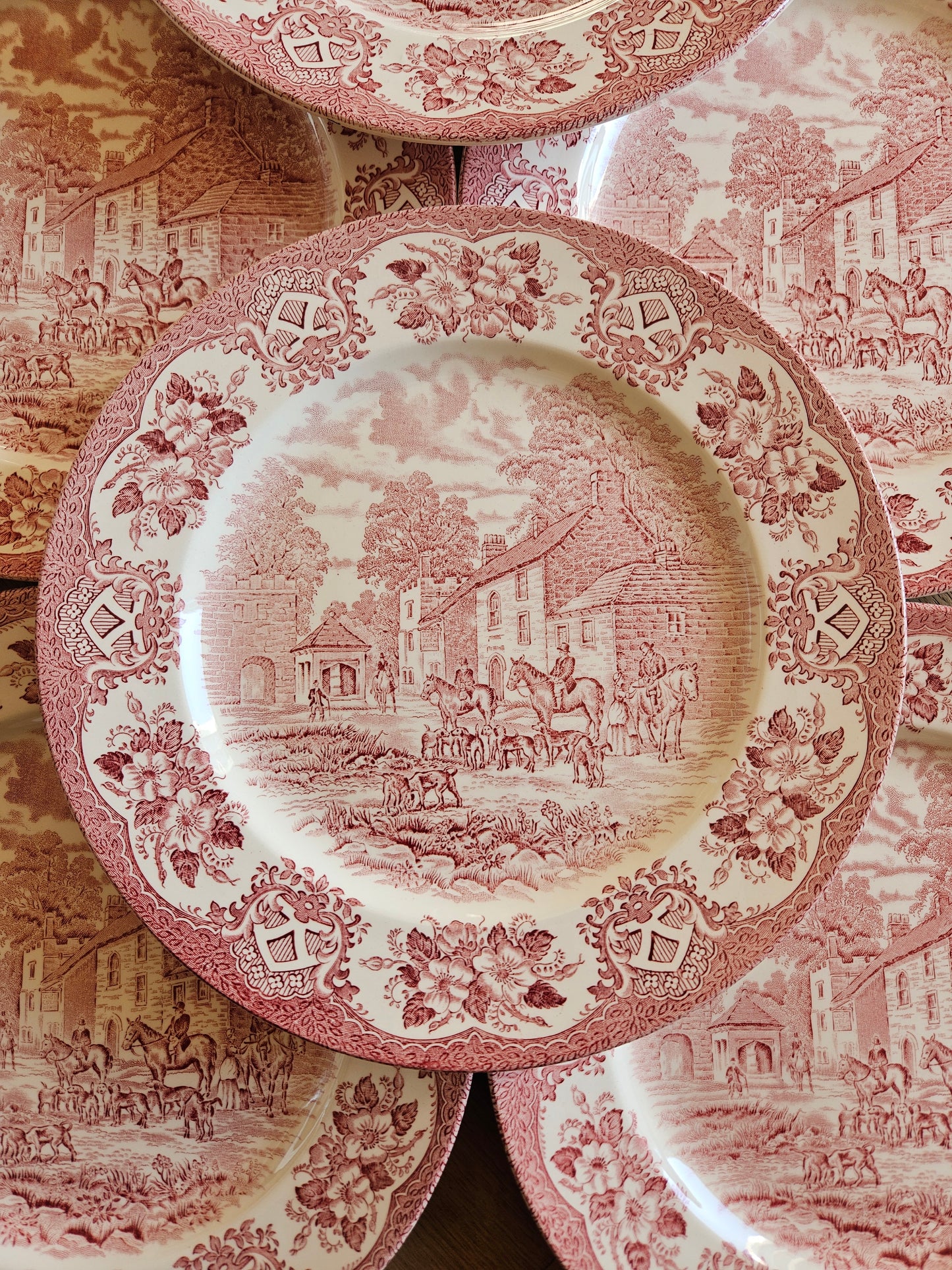 Assiettes plates Old Inns Series, Staffordshire