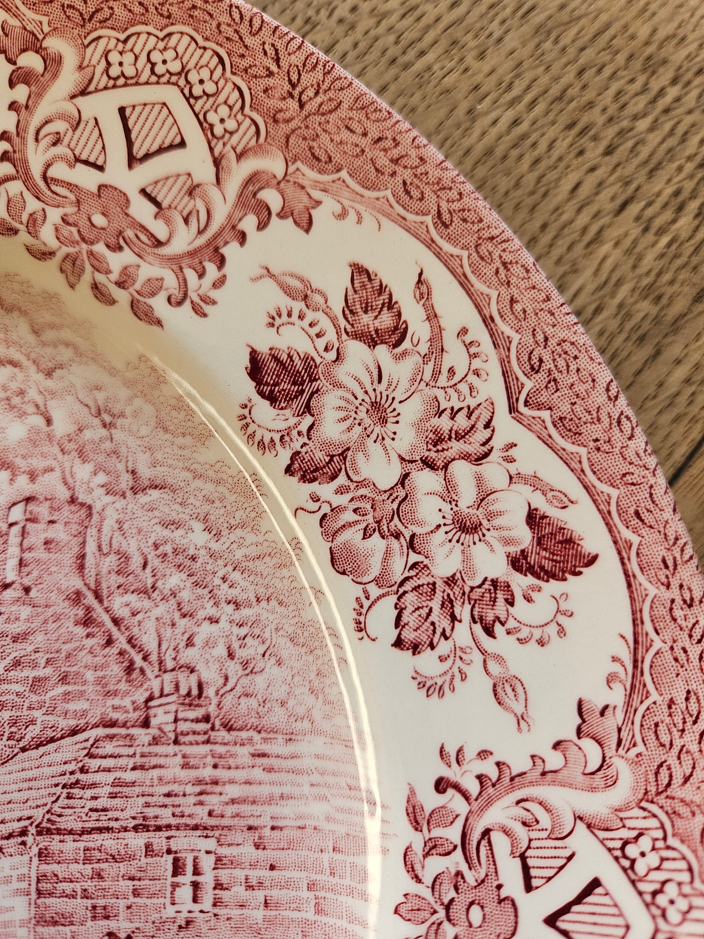 Assiettes plates Old Inns Series, Staffordshire