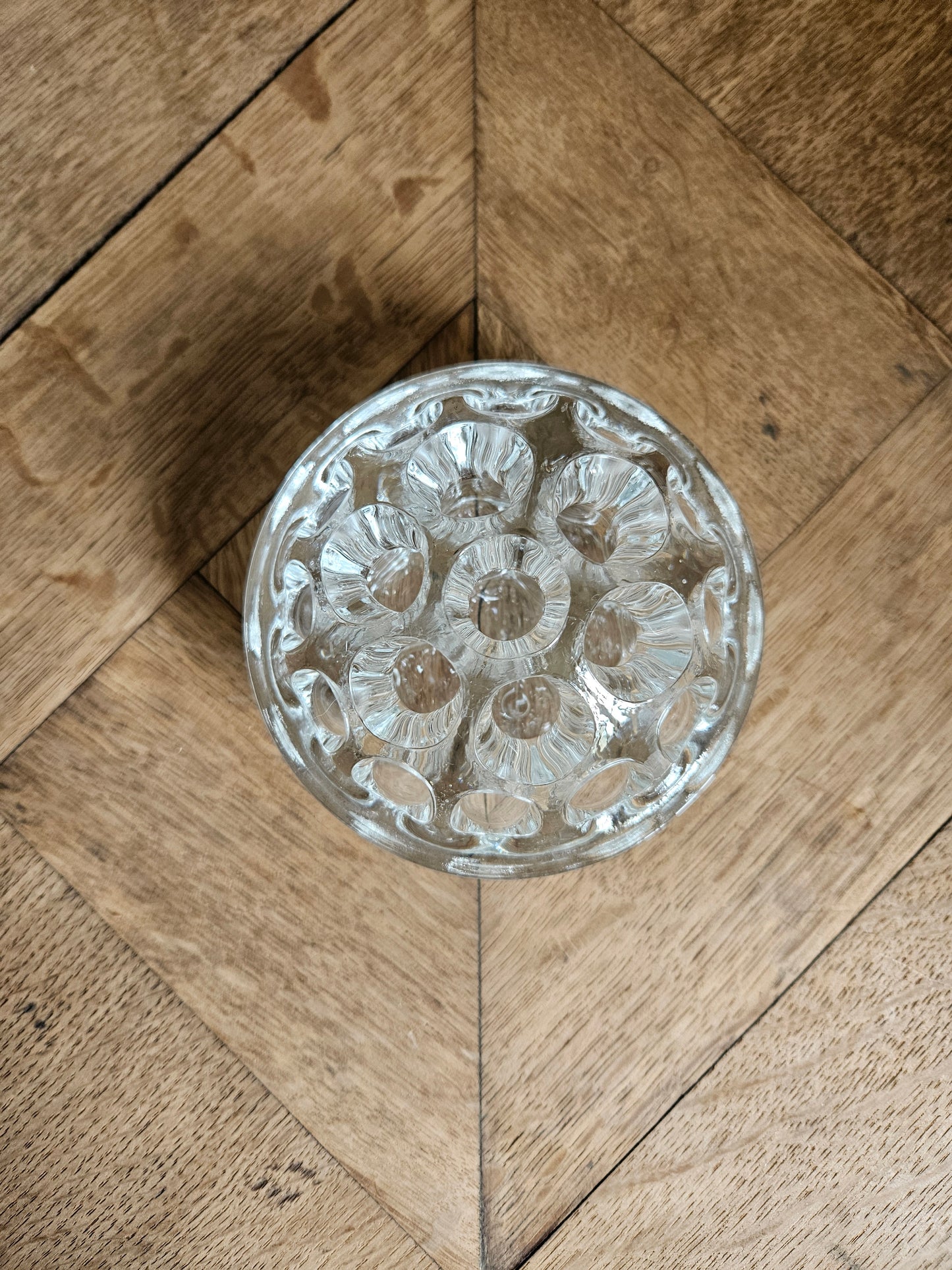 Pique fleurs en verre