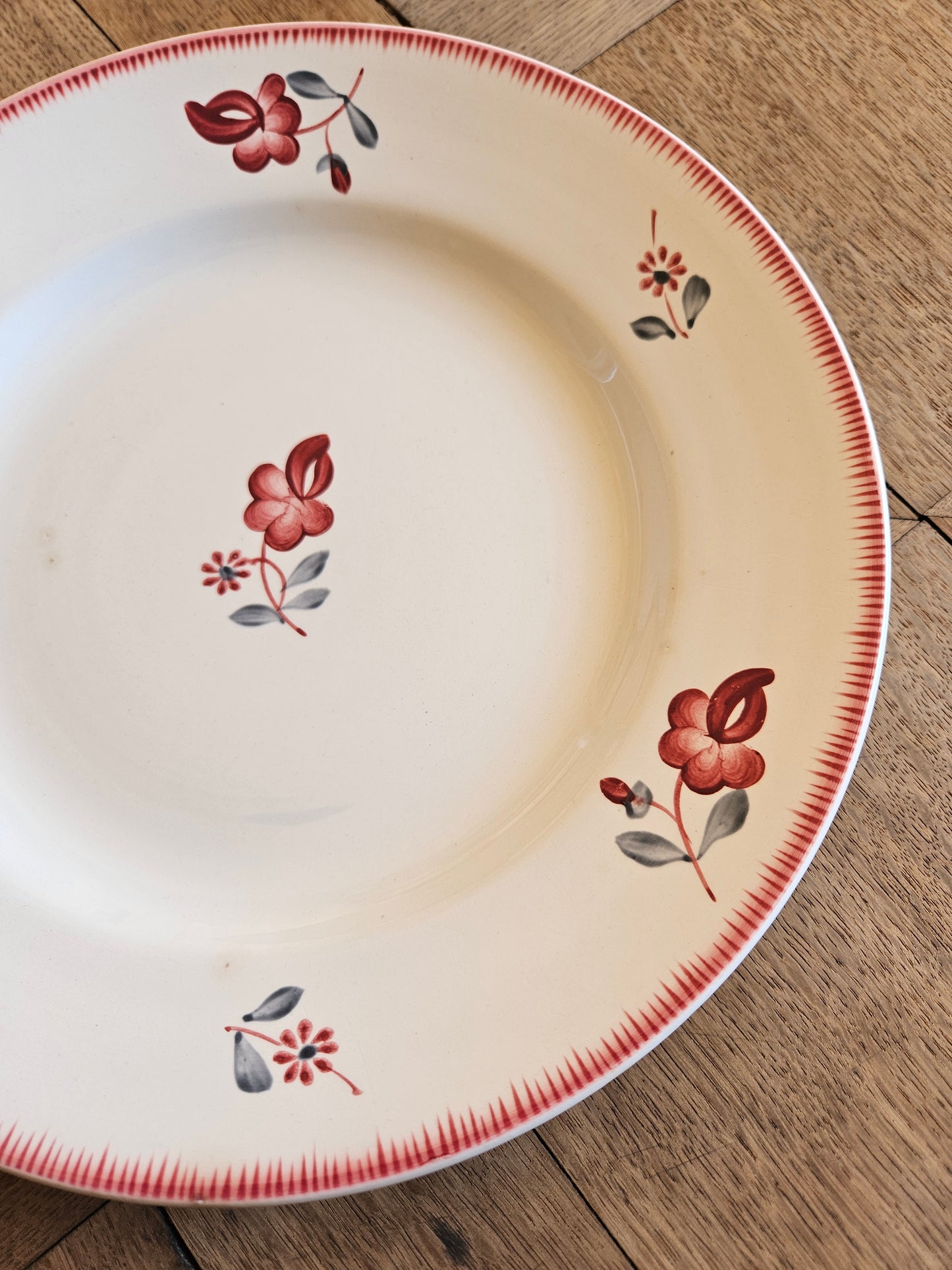 Plat rond rétro Digoin, Margaret