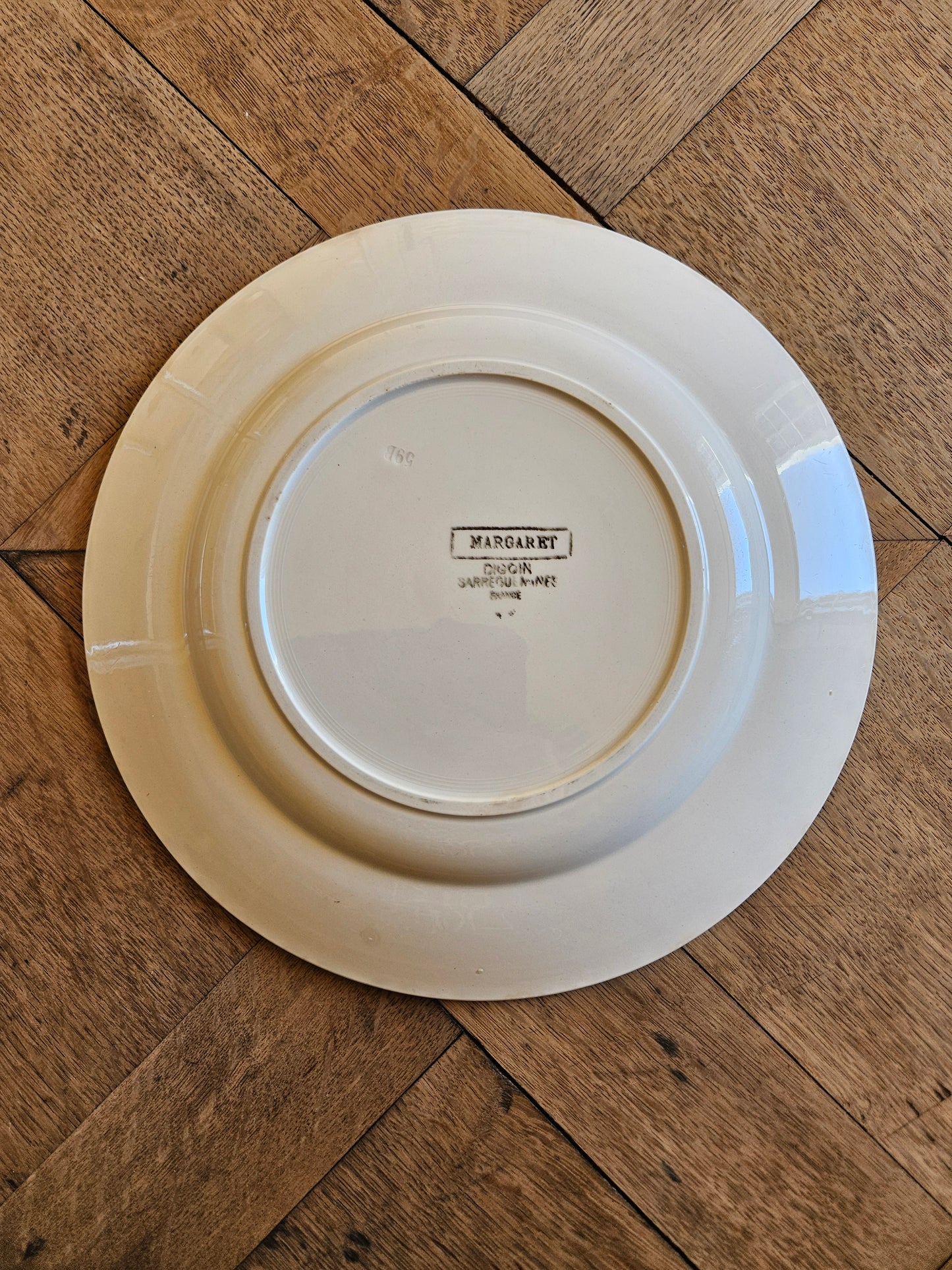 Plat rond rétro Digoin, Margaret