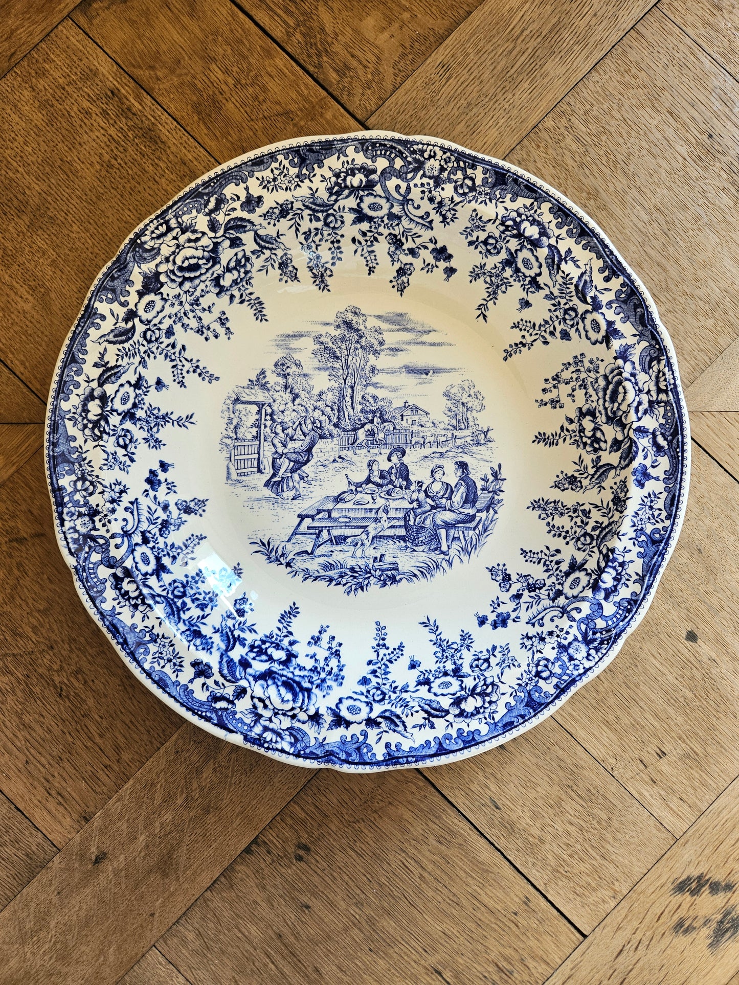 Plat creux vintage, repas champêtre