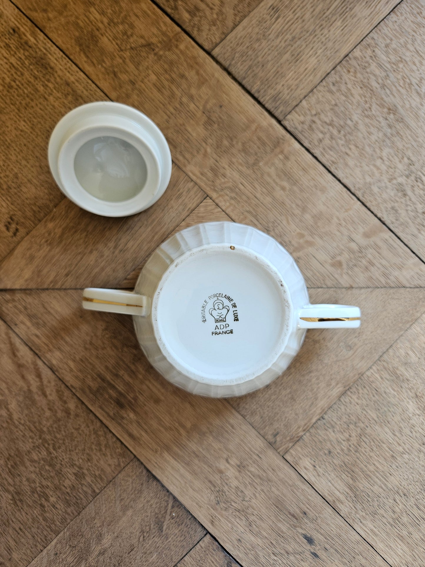 Sucrier en porcelaine