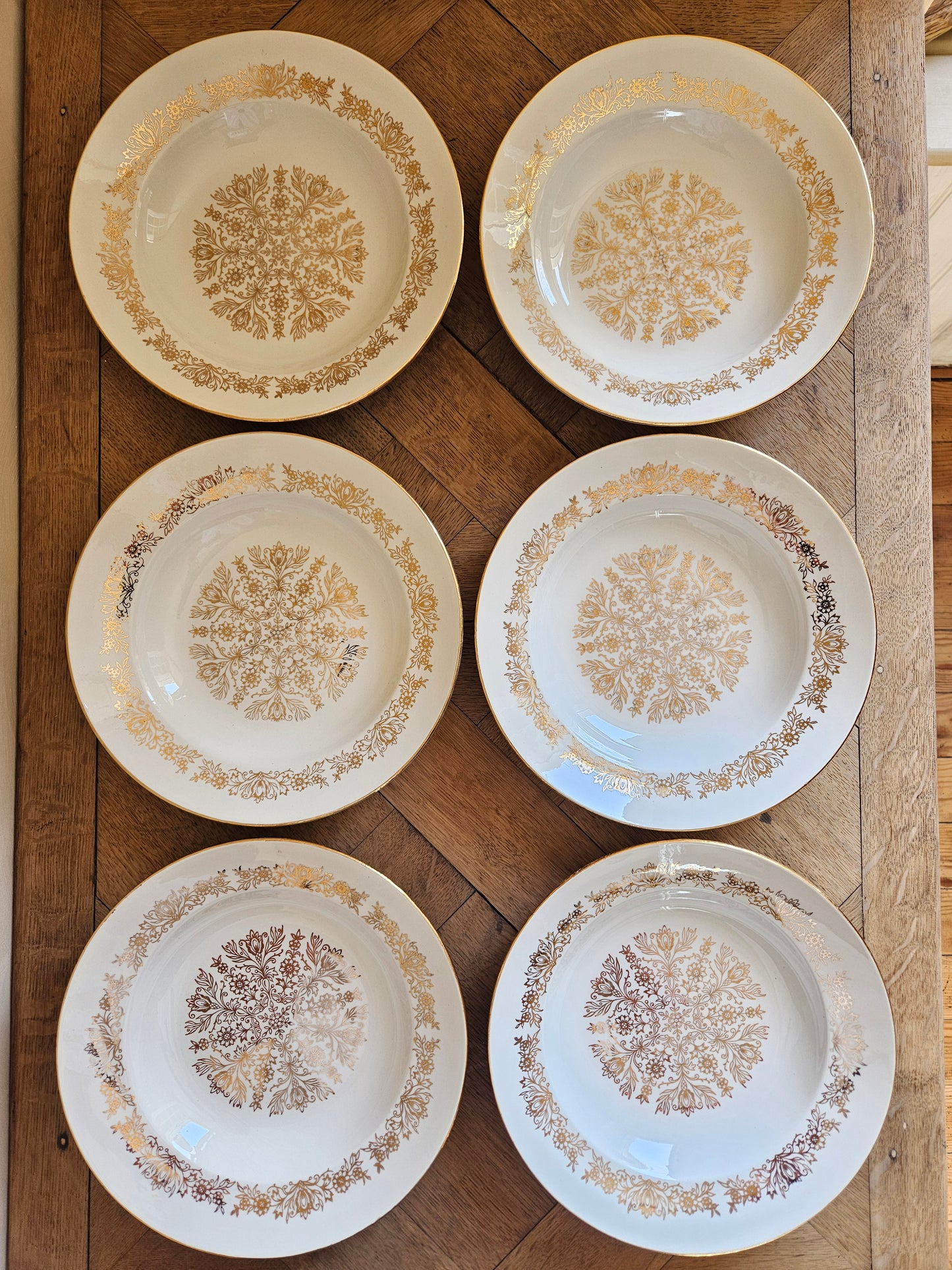 Assiettes creuses fleurs dorées "Mandala"