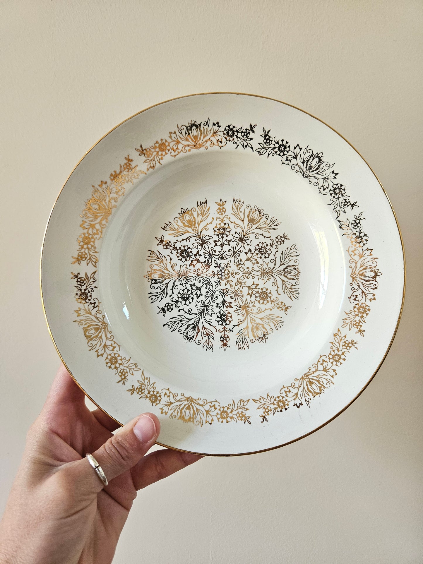 Assiettes creuses fleurs dorées "Mandala"
