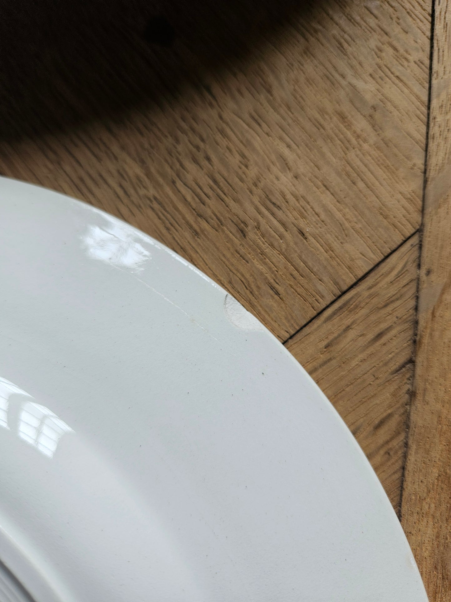 Assiettes plates dépareillées
