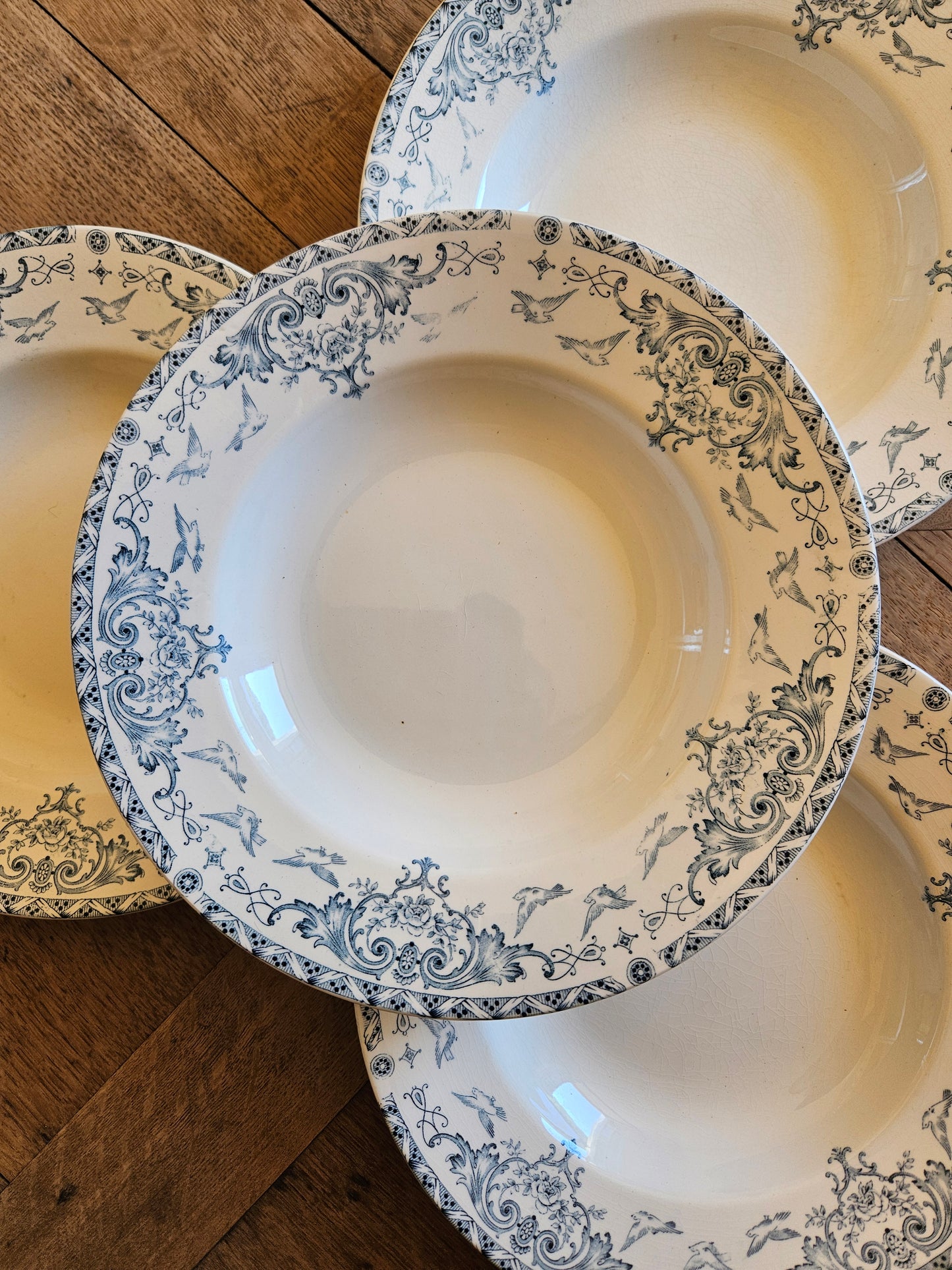 Assiettes creuses K&G Lunéville, Colombes