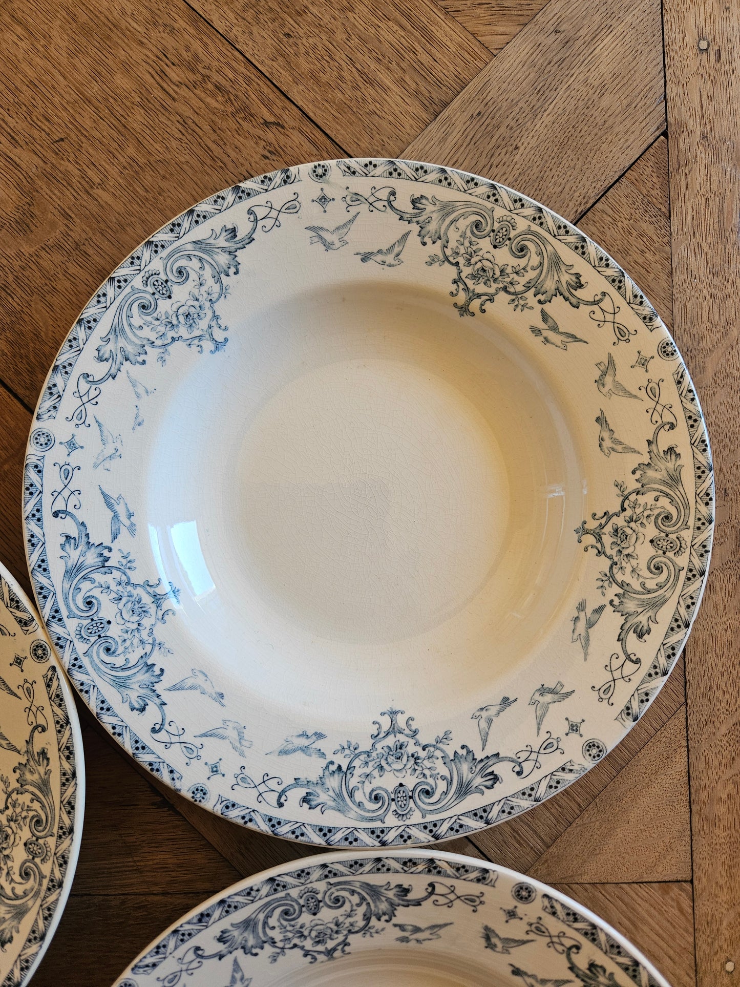 Assiettes creuses K&G Lunéville, Colombes