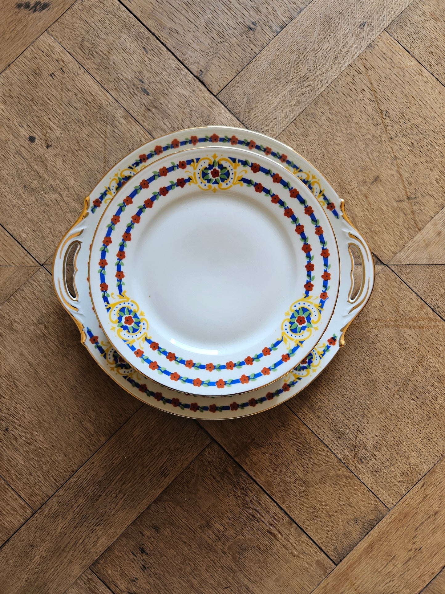 Service à dessert multicolore en porcelaine
