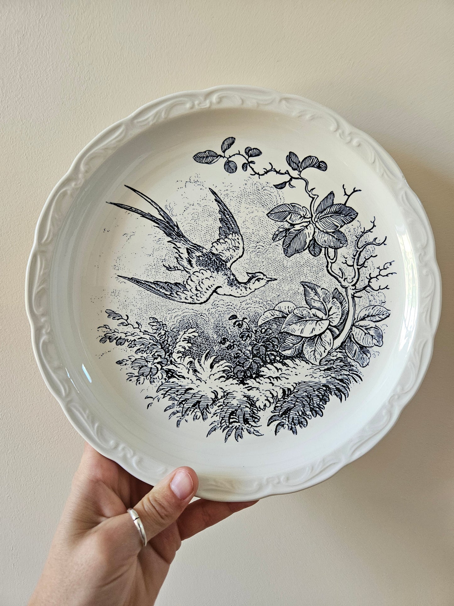 Décir bleu sur assiette plate ancienne Digoin, Colvert
