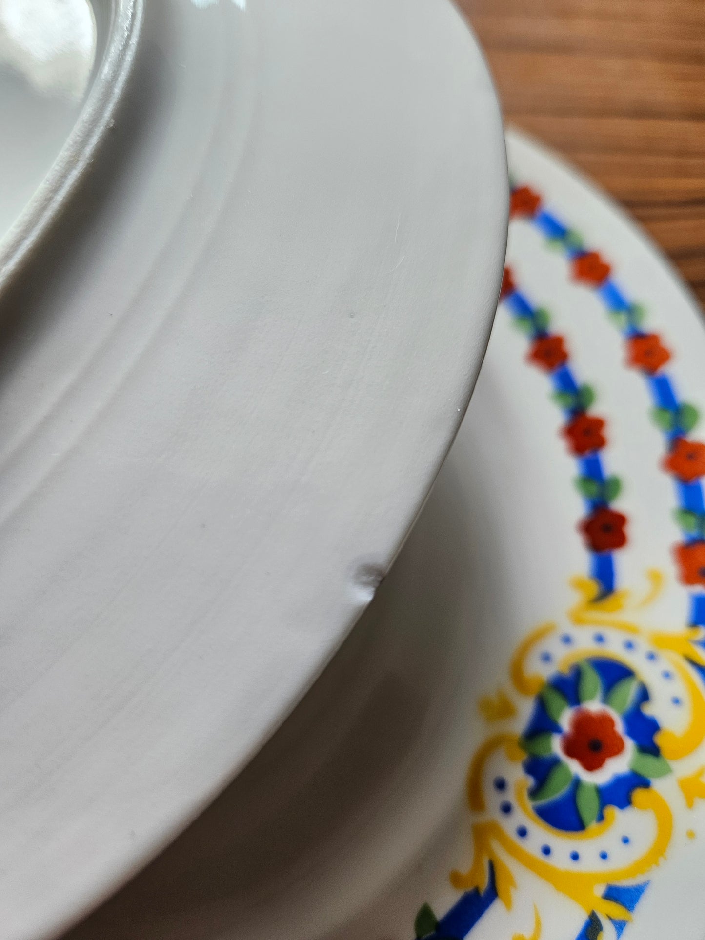Service à dessert multicolore en porcelaine