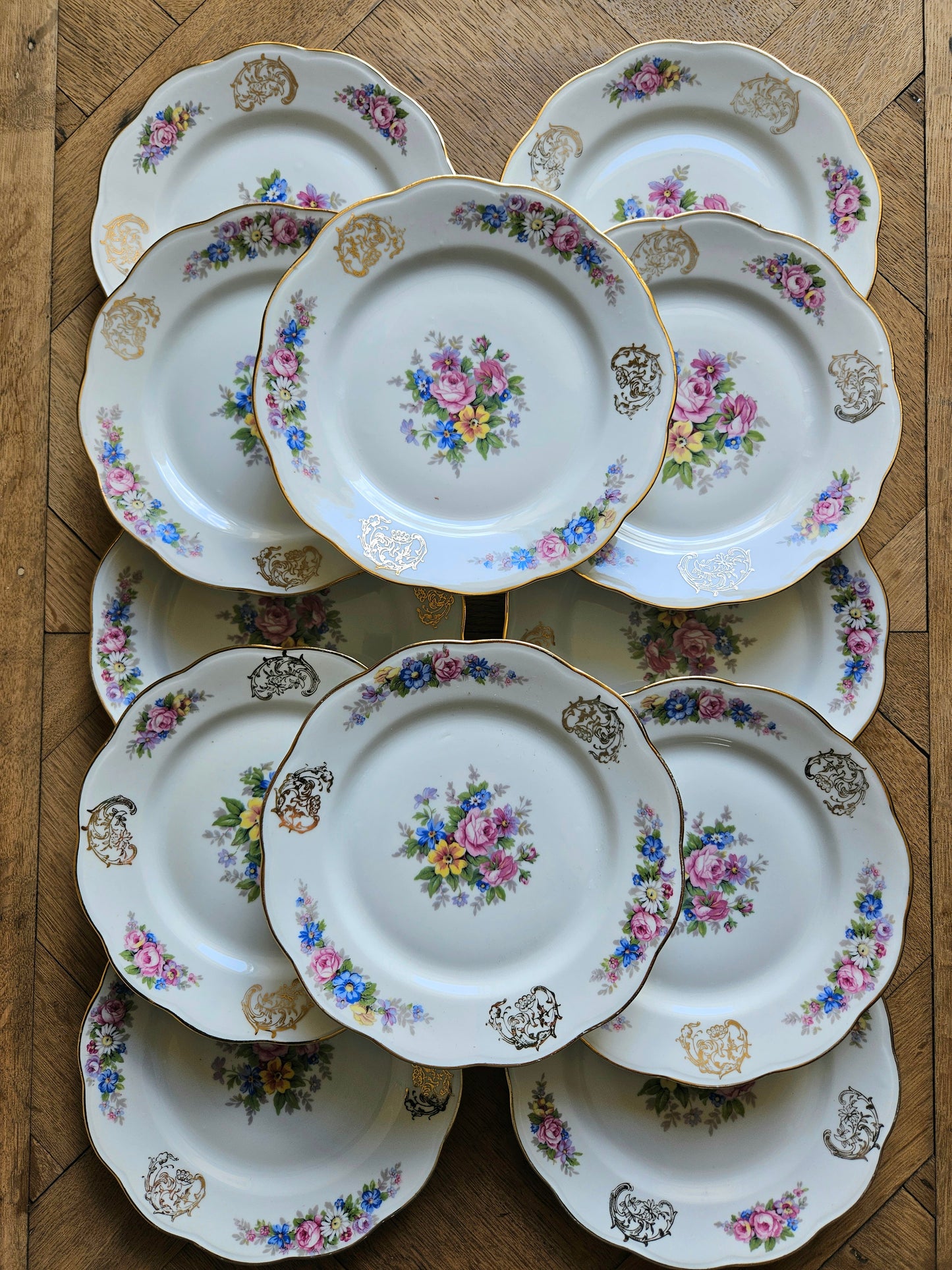 Assiettes à dessert anciennes porcelaine S.F.P Foëcy