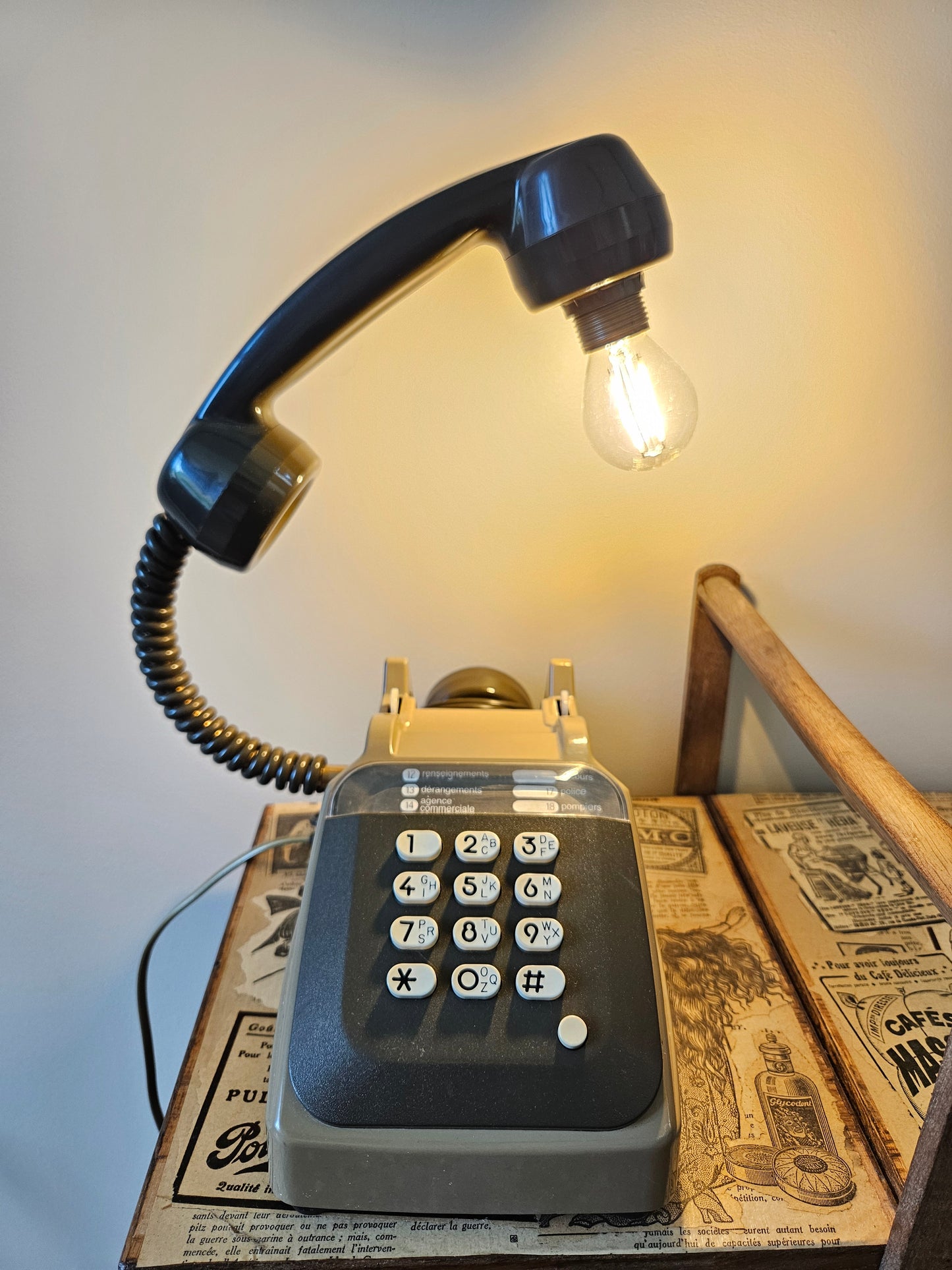 Lampe vintage BakéLight, kakie