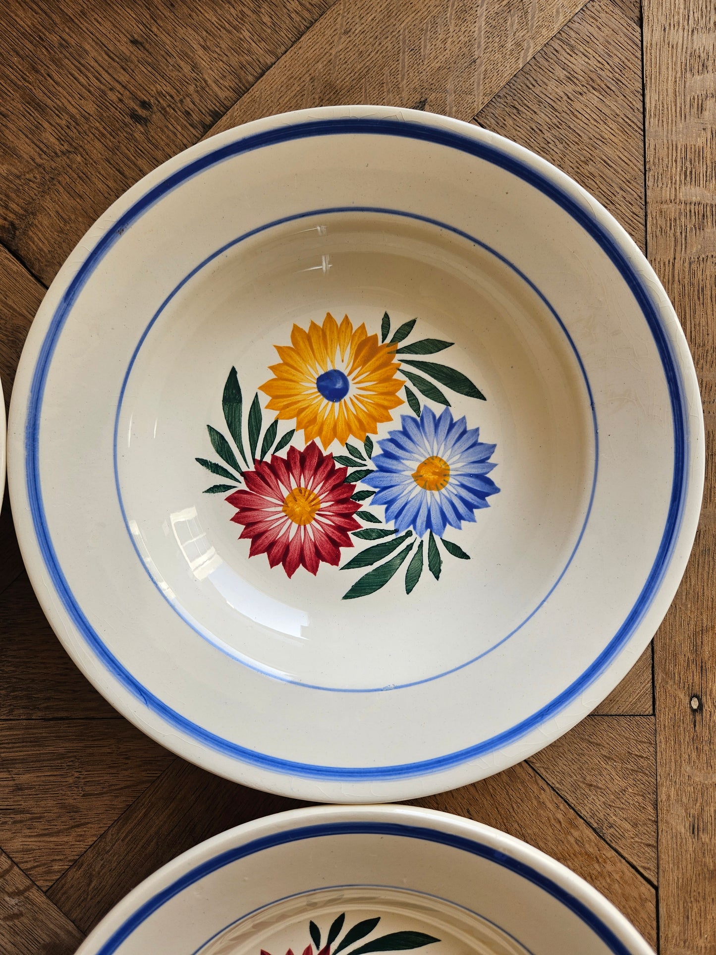 Assiettes creuses vintage fleuries