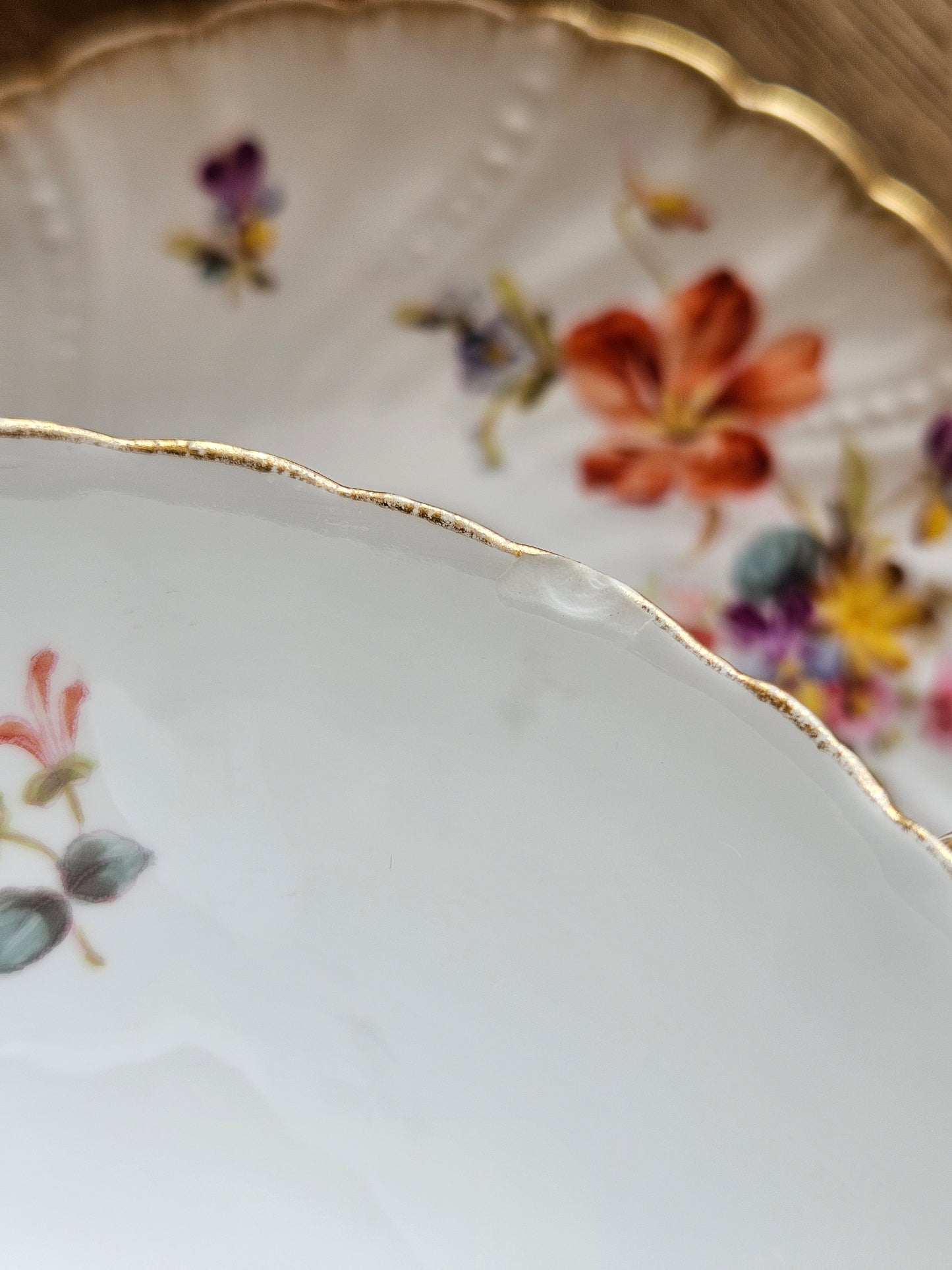 Tasses anciennes Sarreguemines modèle Saxe en porcelaine à fleurs