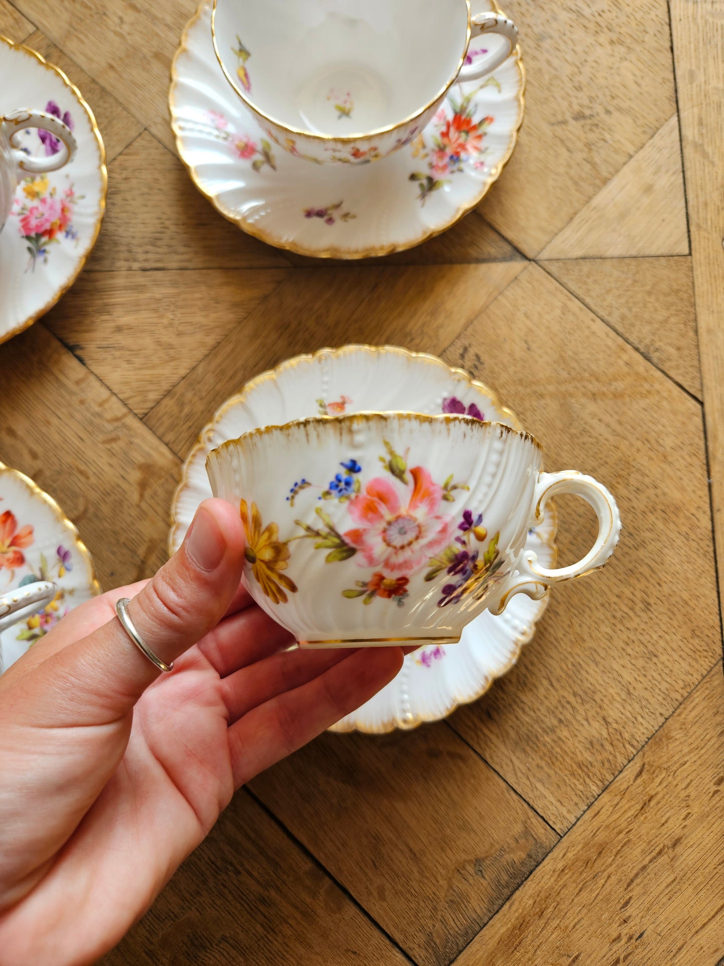 Tasses anciennes Sarreguemines modèle Saxe en porcelaine à fleurs