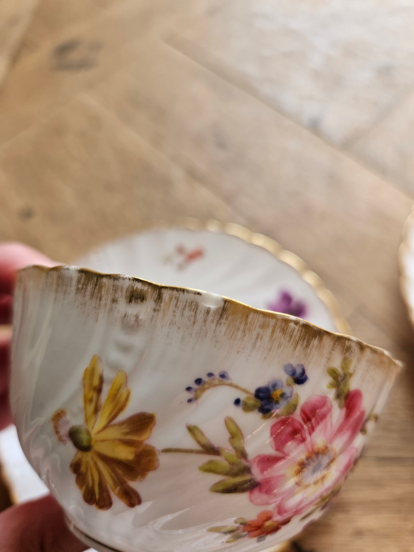 Tasses anciennes Sarreguemines modèle Saxe en porcelaine à fleurs