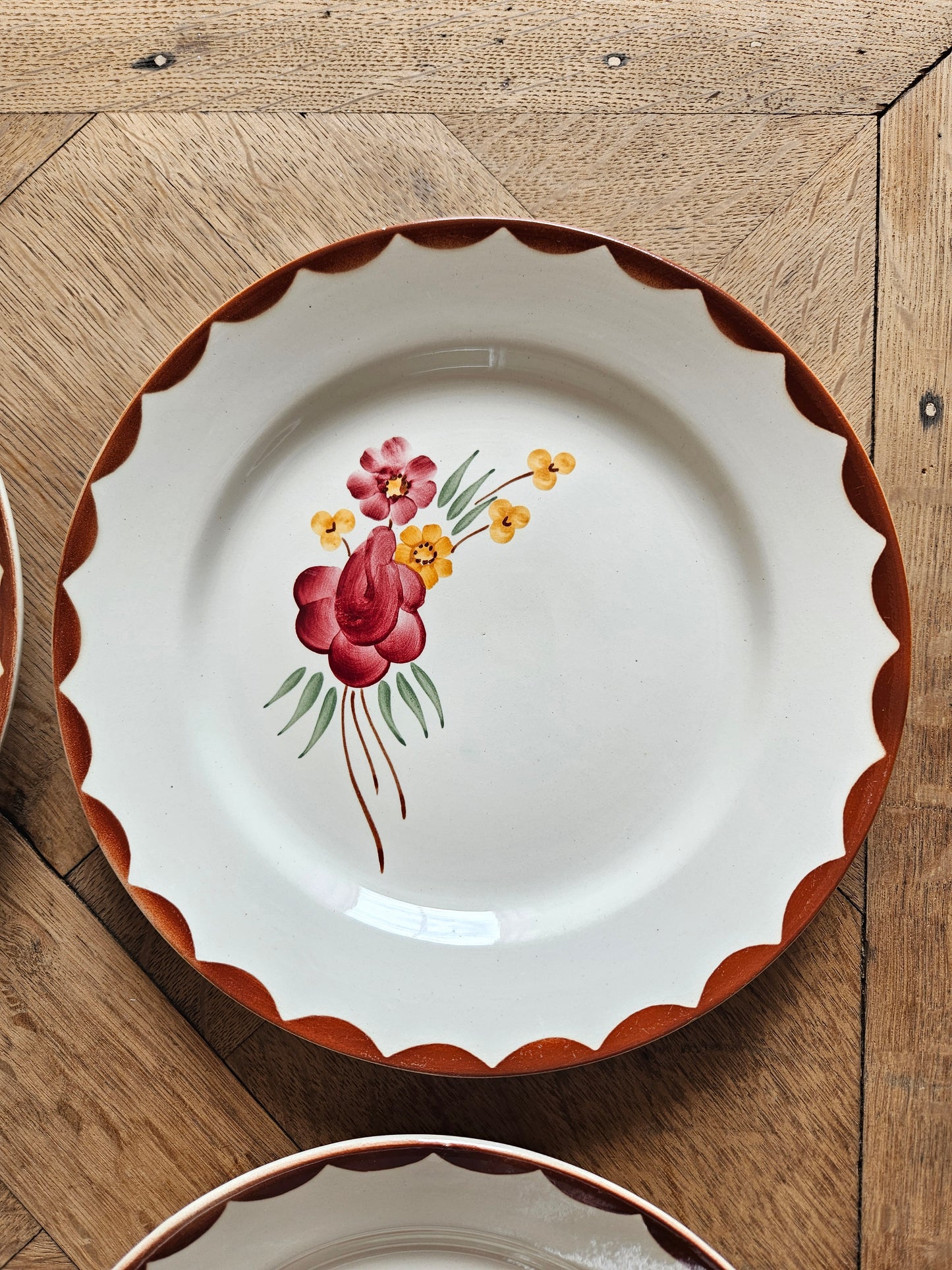 Assiettes plates vintage HBCM, Huguette