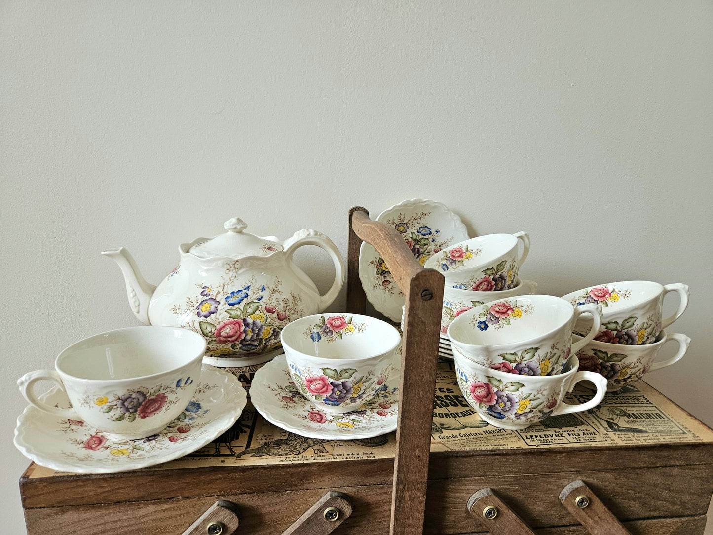 Service à café ancien Crown Ducal, Wilmslow, décor fleuri shabby chic