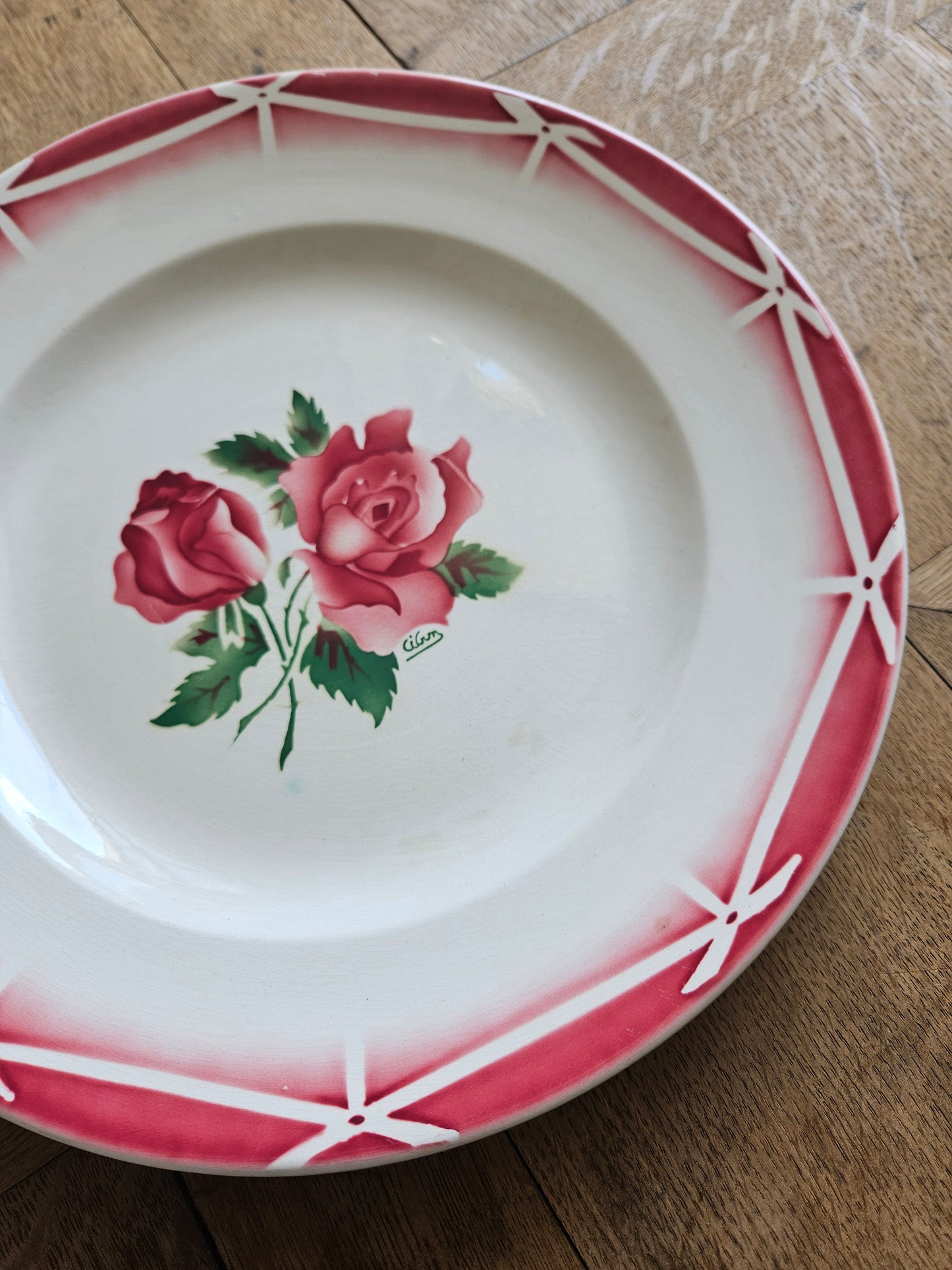 Plat rond ancien Digoin, modèle Cibon
