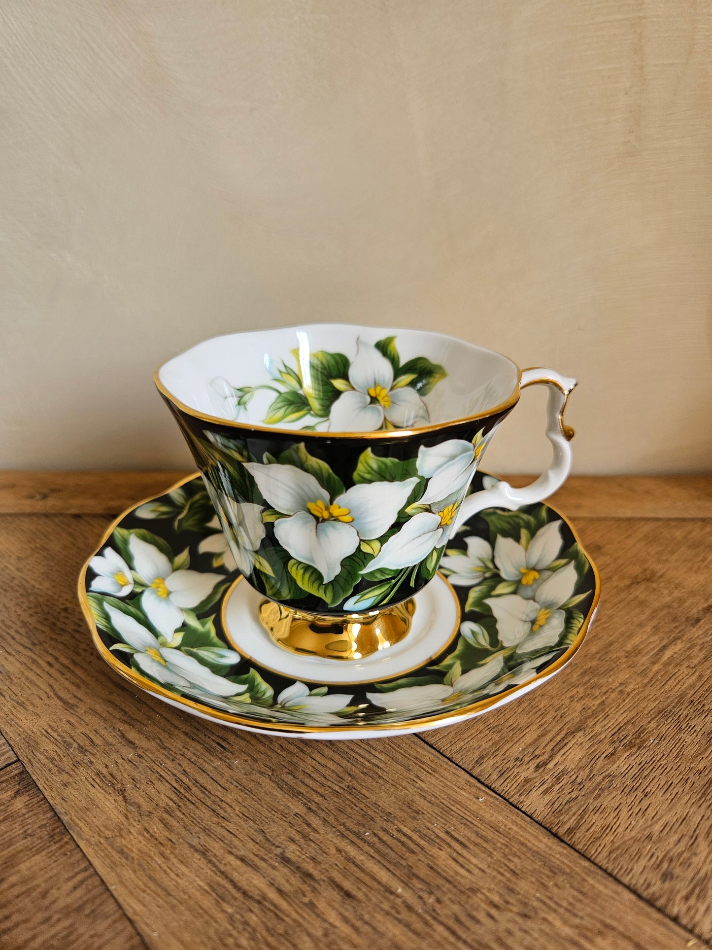 Tasse et sous-tasse vintage Royal Albert, Trillium