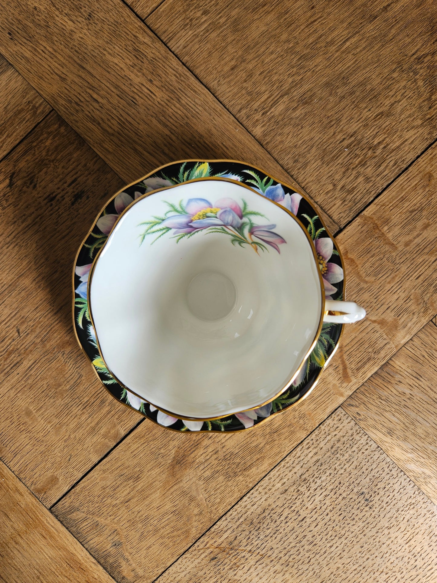Intérieur de tasse Royal Albert, Prairie Crocus