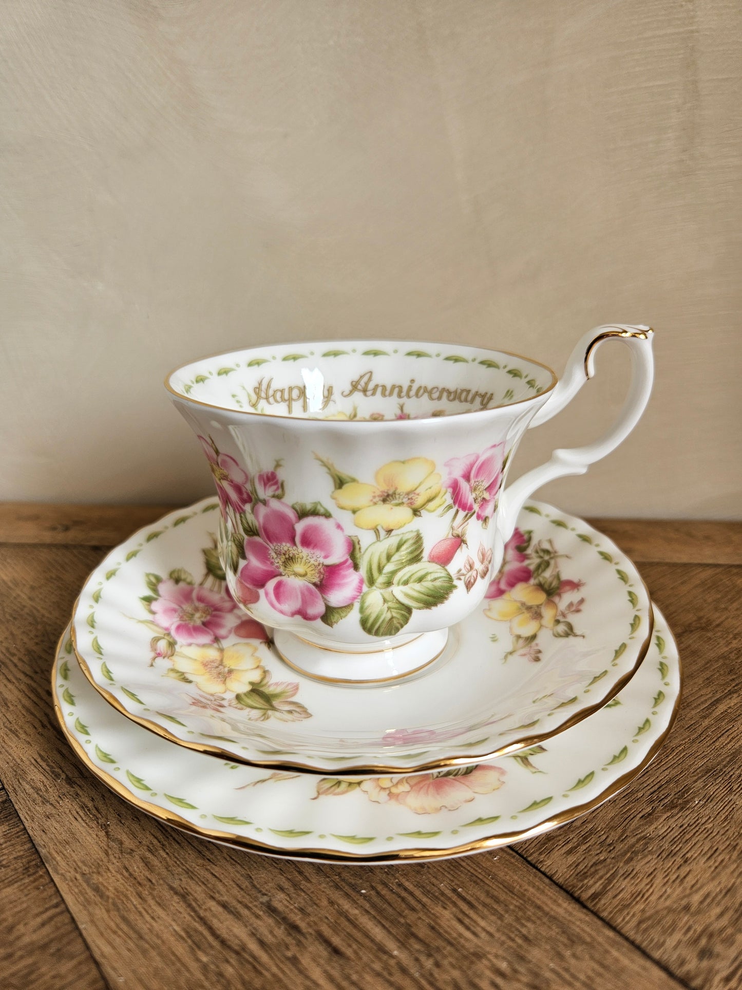 Tasse et sous-tasse Royal Albert, Happy Anniversary