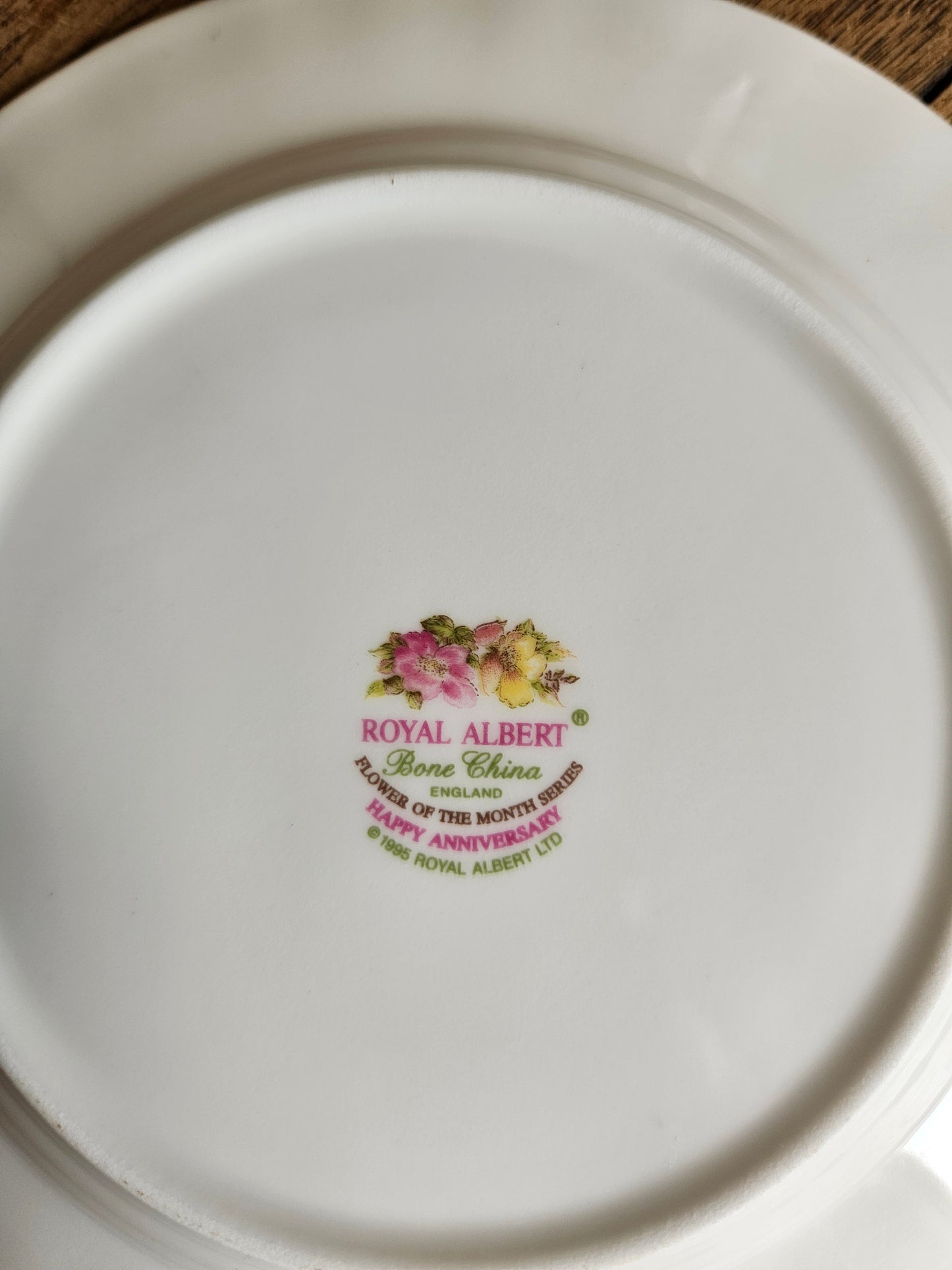 Estampille Royal Albert, Happy Anniversary